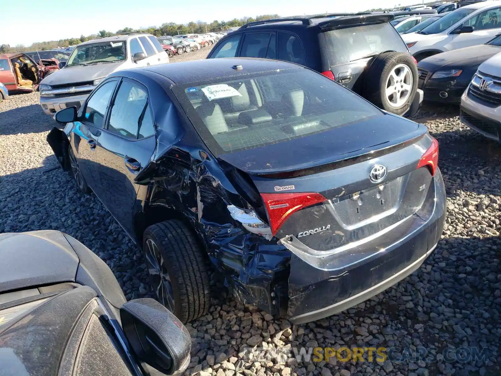 3 Photograph of a damaged car 2T1BURHE3KC128470 TOYOTA COROLLA 2019