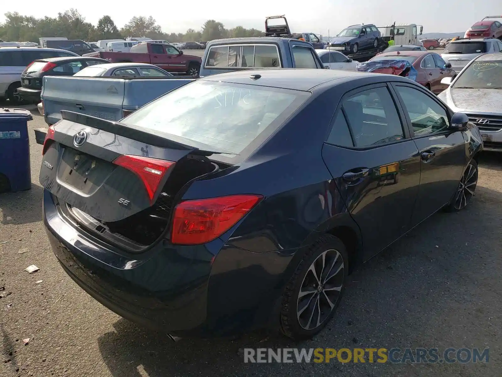 4 Photograph of a damaged car 2T1BURHE3KC128470 TOYOTA COROLLA 2019