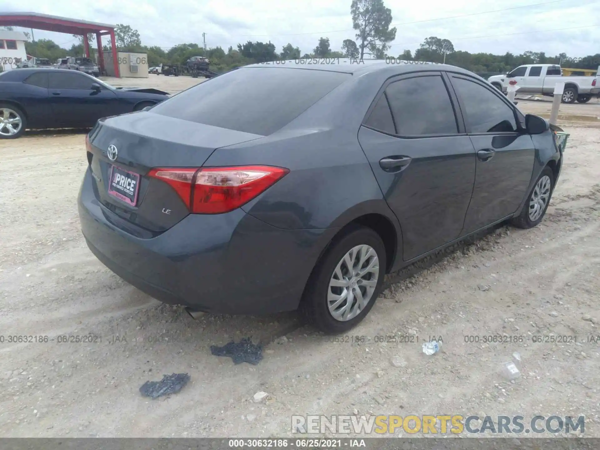 4 Photograph of a damaged car 2T1BURHE3KC131238 TOYOTA COROLLA 2019