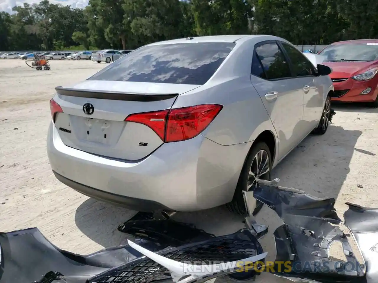 4 Photograph of a damaged car 2T1BURHE3KC134379 TOYOTA COROLLA 2019