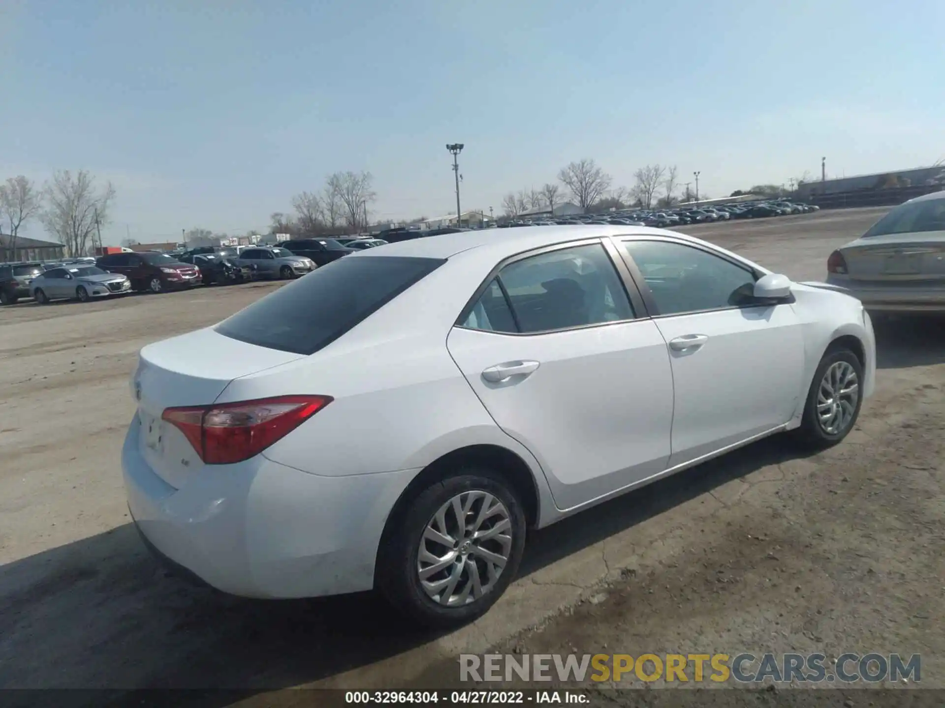 4 Photograph of a damaged car 2T1BURHE3KC134639 TOYOTA COROLLA 2019