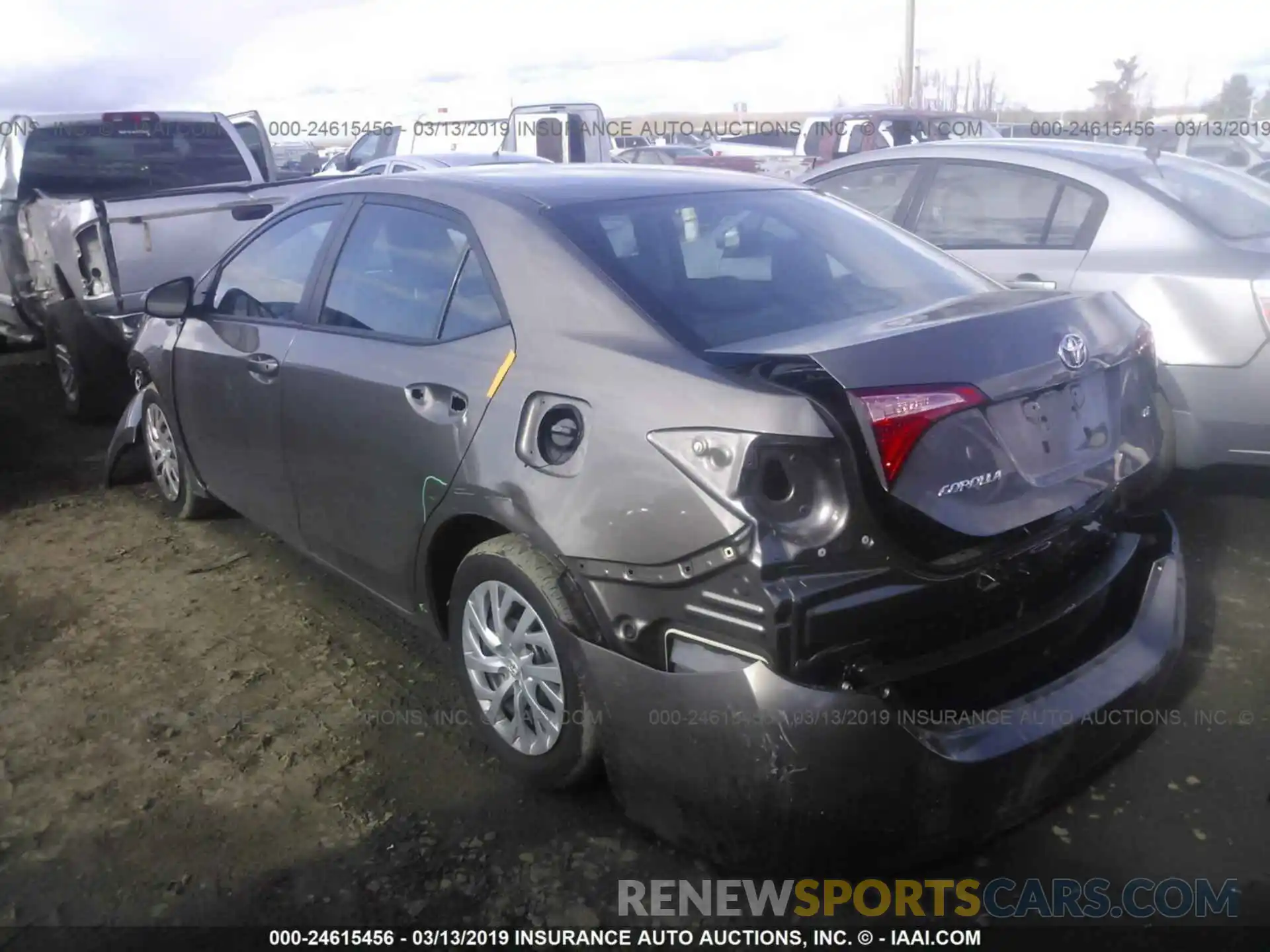 3 Photograph of a damaged car 2T1BURHE3KC135421 TOYOTA COROLLA 2019