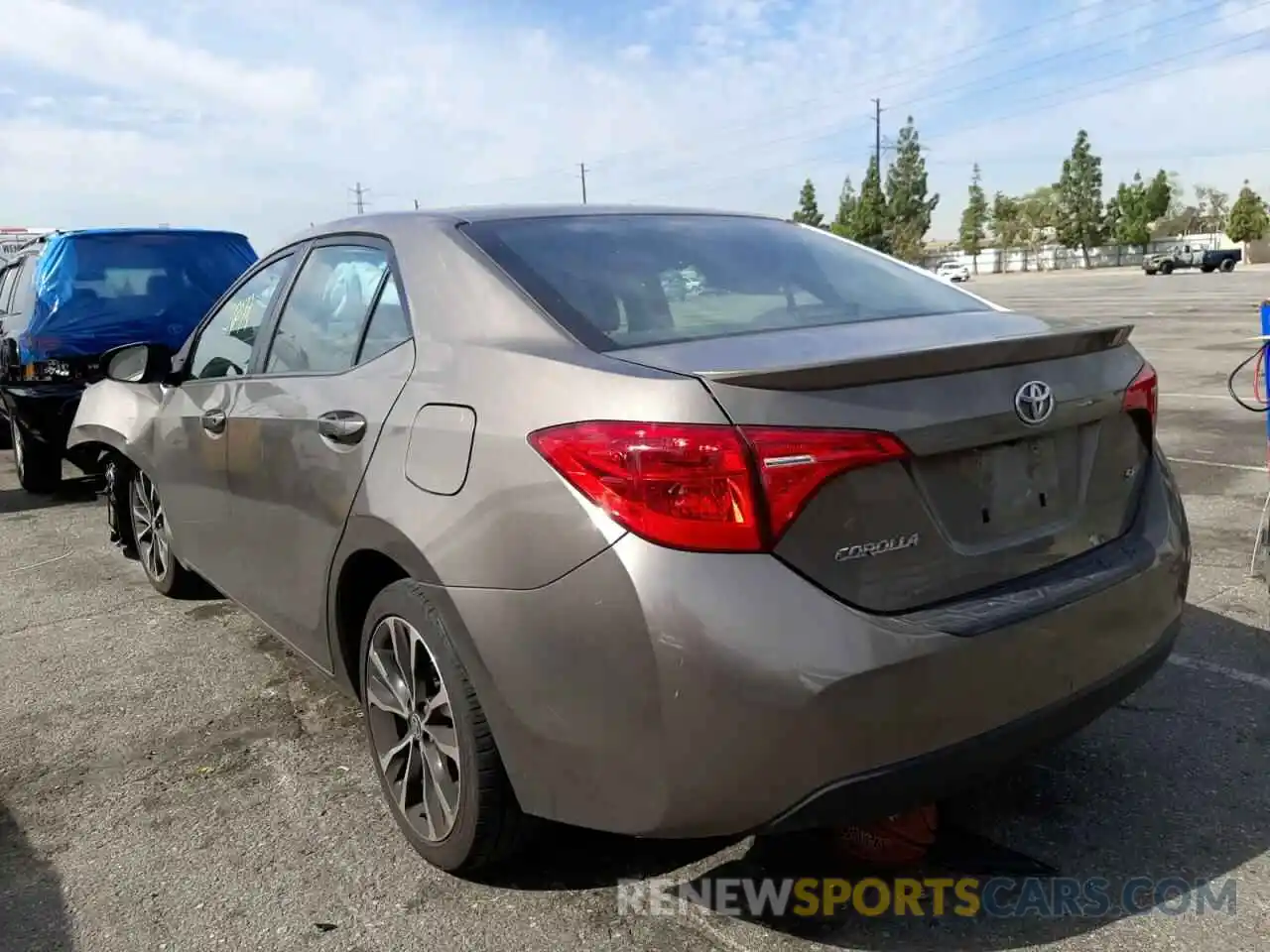 3 Photograph of a damaged car 2T1BURHE3KC135922 TOYOTA COROLLA 2019