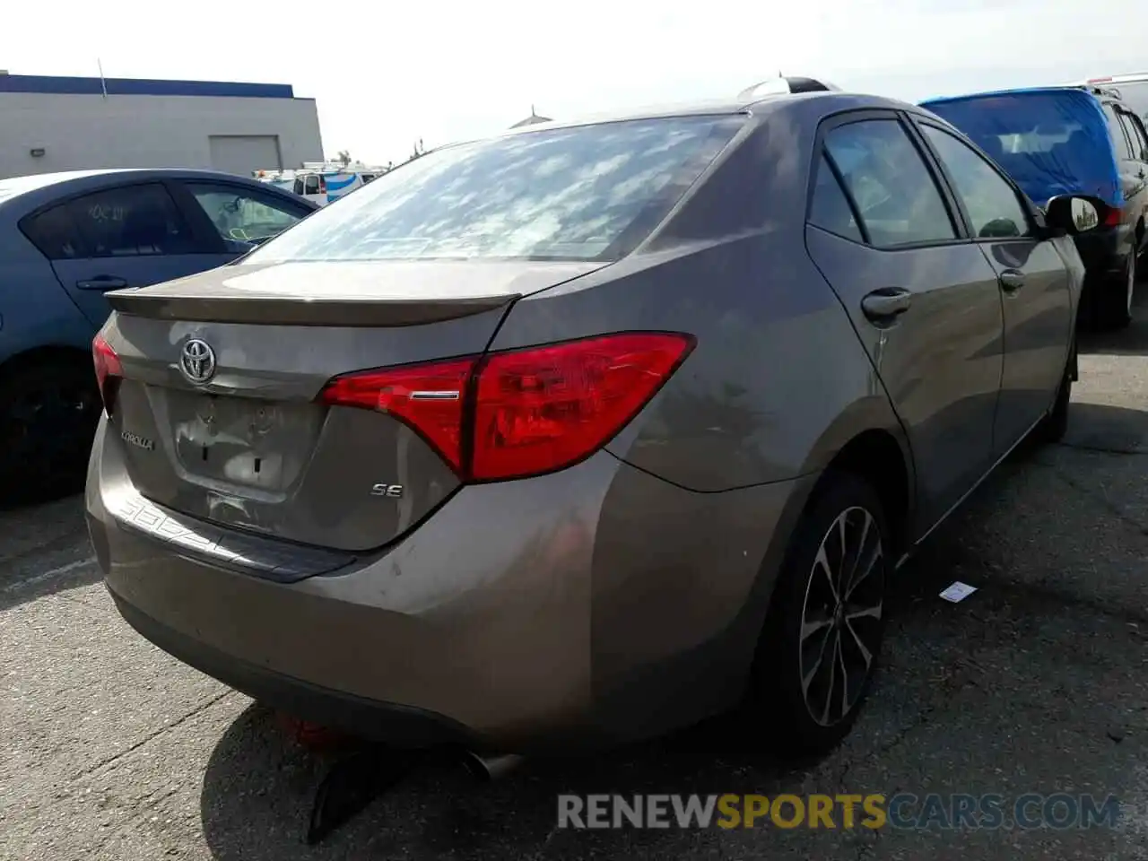 4 Photograph of a damaged car 2T1BURHE3KC135922 TOYOTA COROLLA 2019