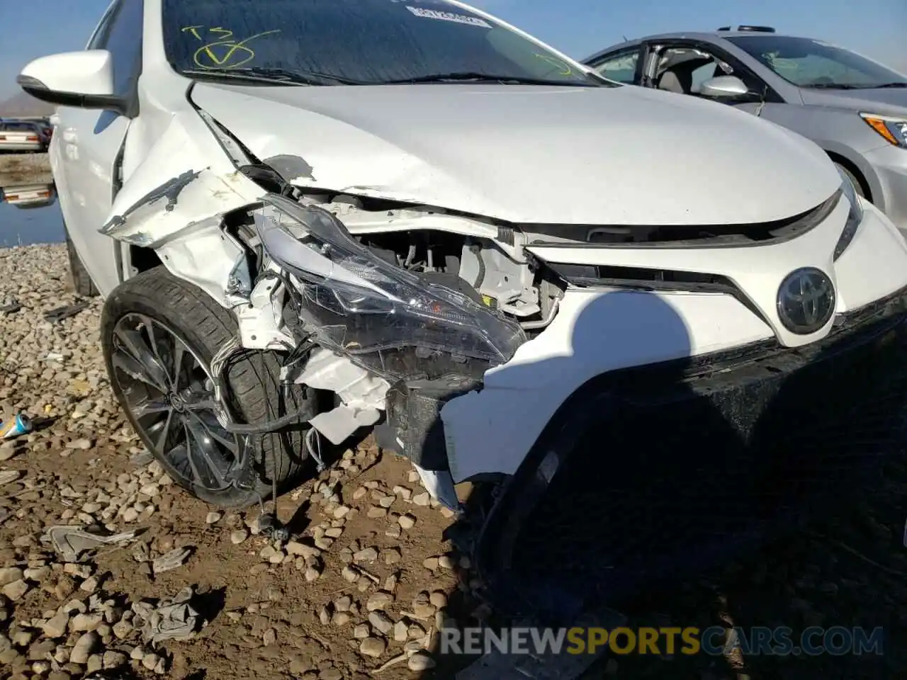 9 Photograph of a damaged car 2T1BURHE3KC136522 TOYOTA COROLLA 2019