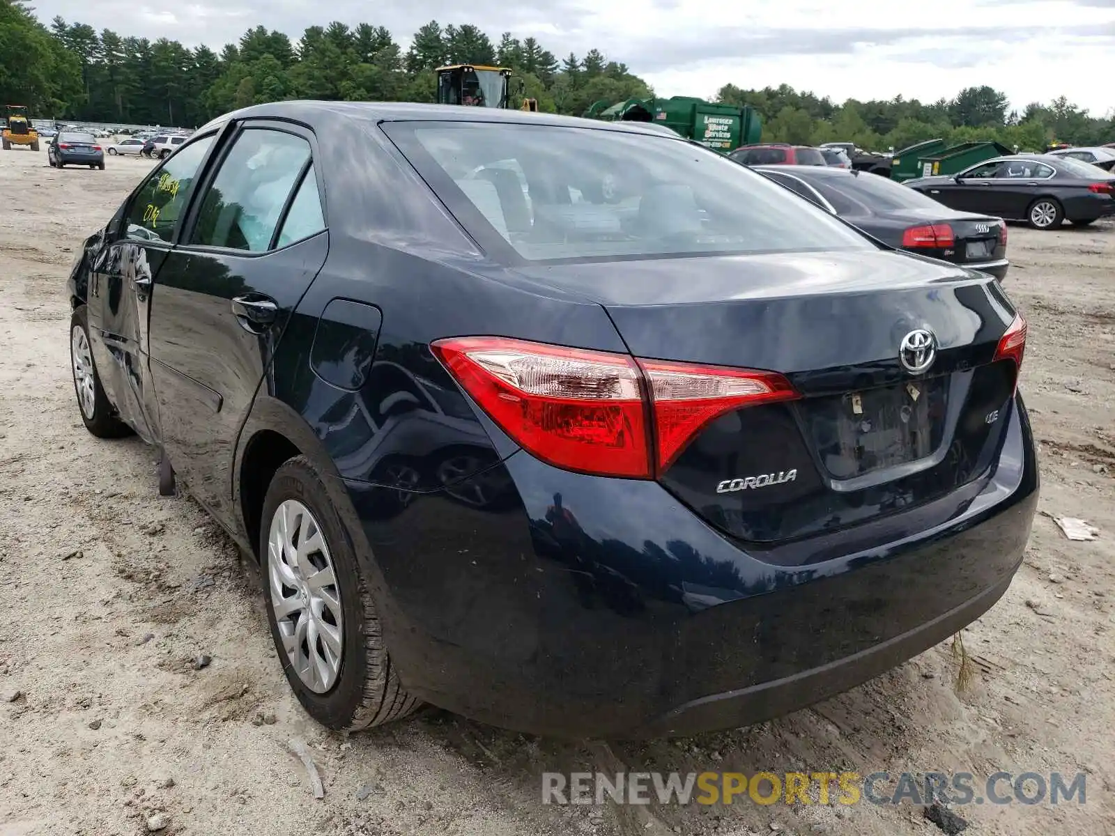 3 Photograph of a damaged car 2T1BURHE3KC136777 TOYOTA COROLLA 2019