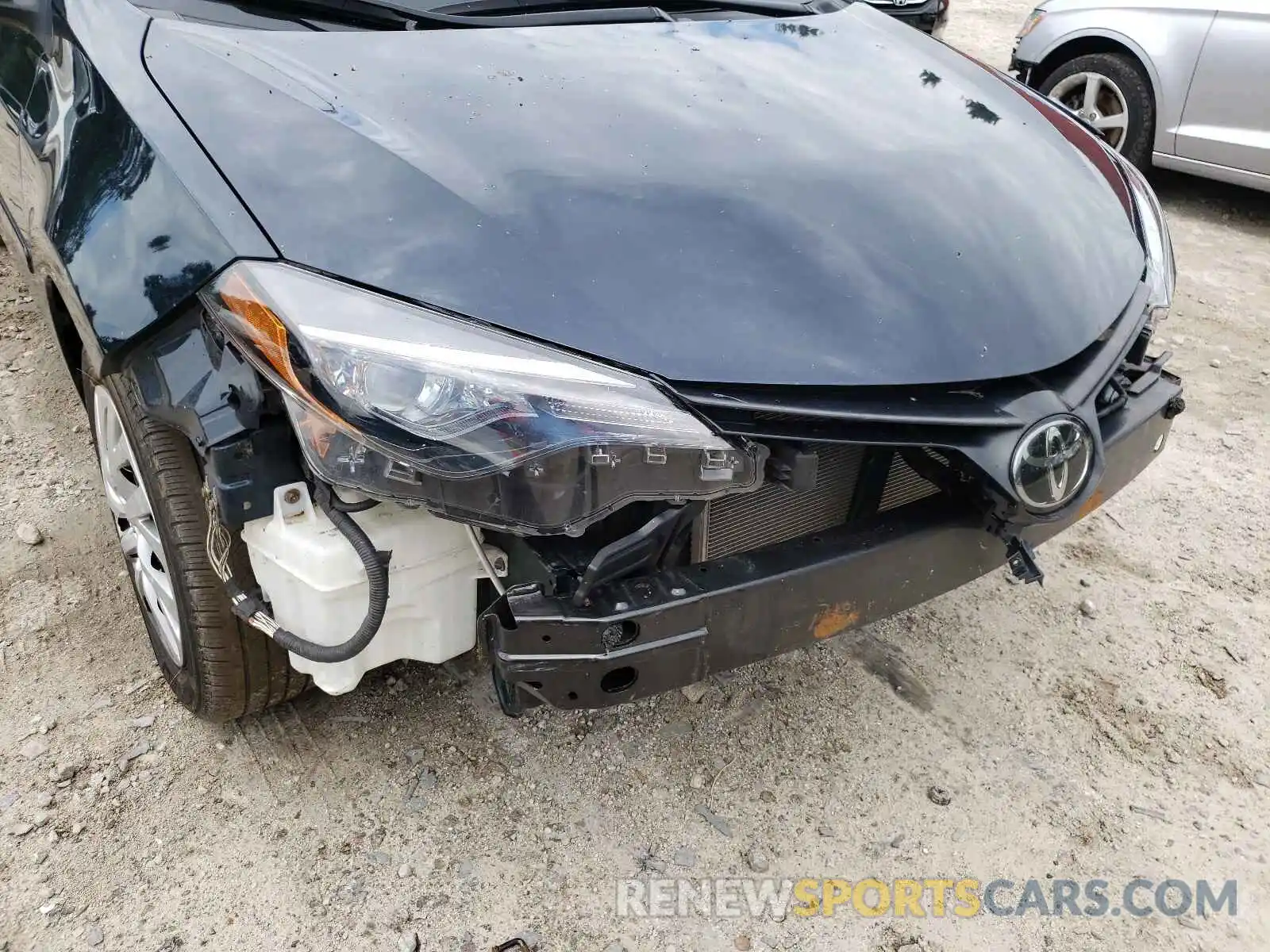 9 Photograph of a damaged car 2T1BURHE3KC136777 TOYOTA COROLLA 2019