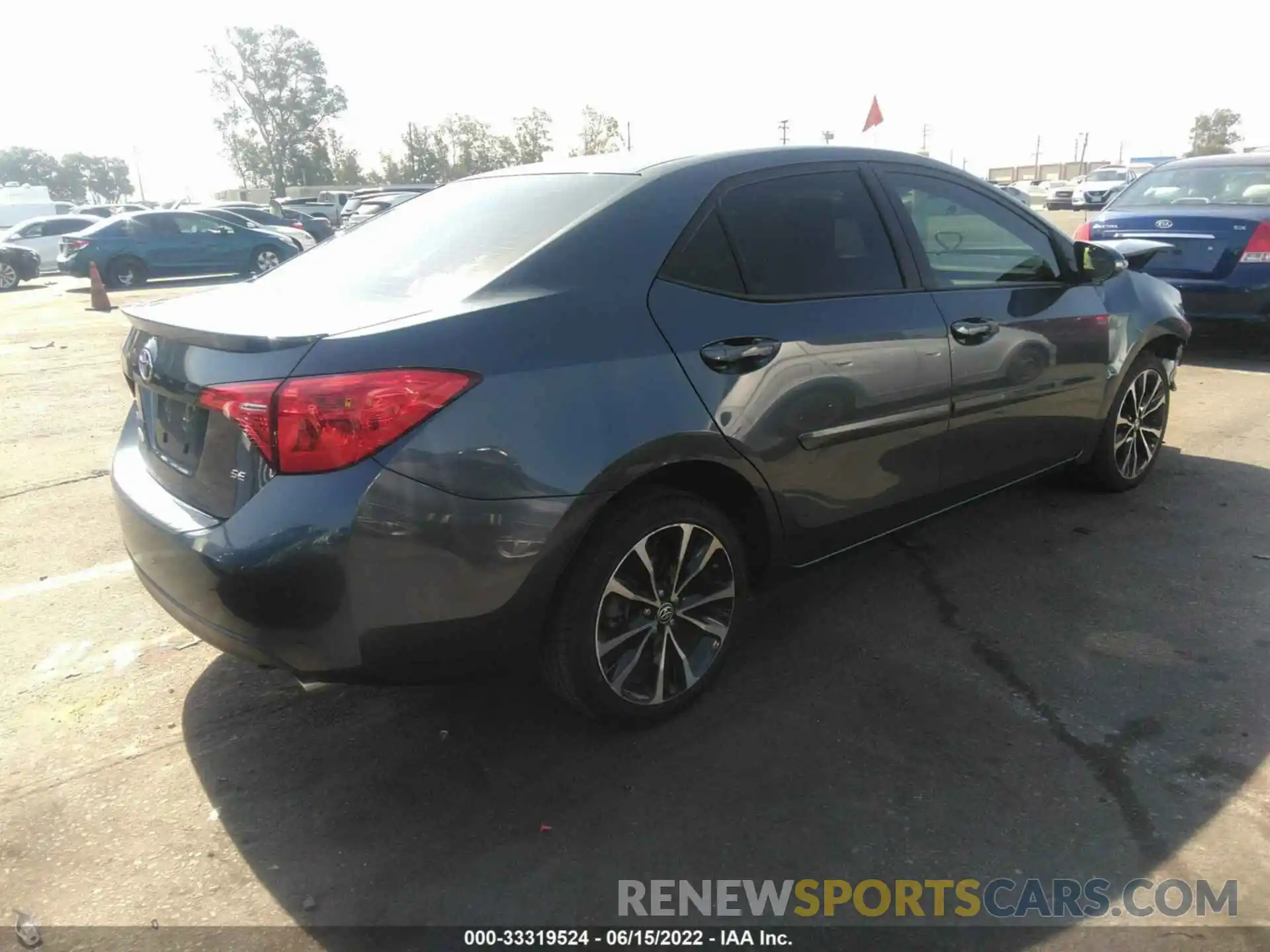 4 Photograph of a damaged car 2T1BURHE3KC137041 TOYOTA COROLLA 2019