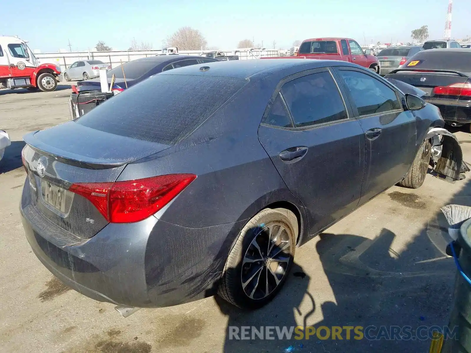 4 Photograph of a damaged car 2T1BURHE3KC137220 TOYOTA COROLLA 2019