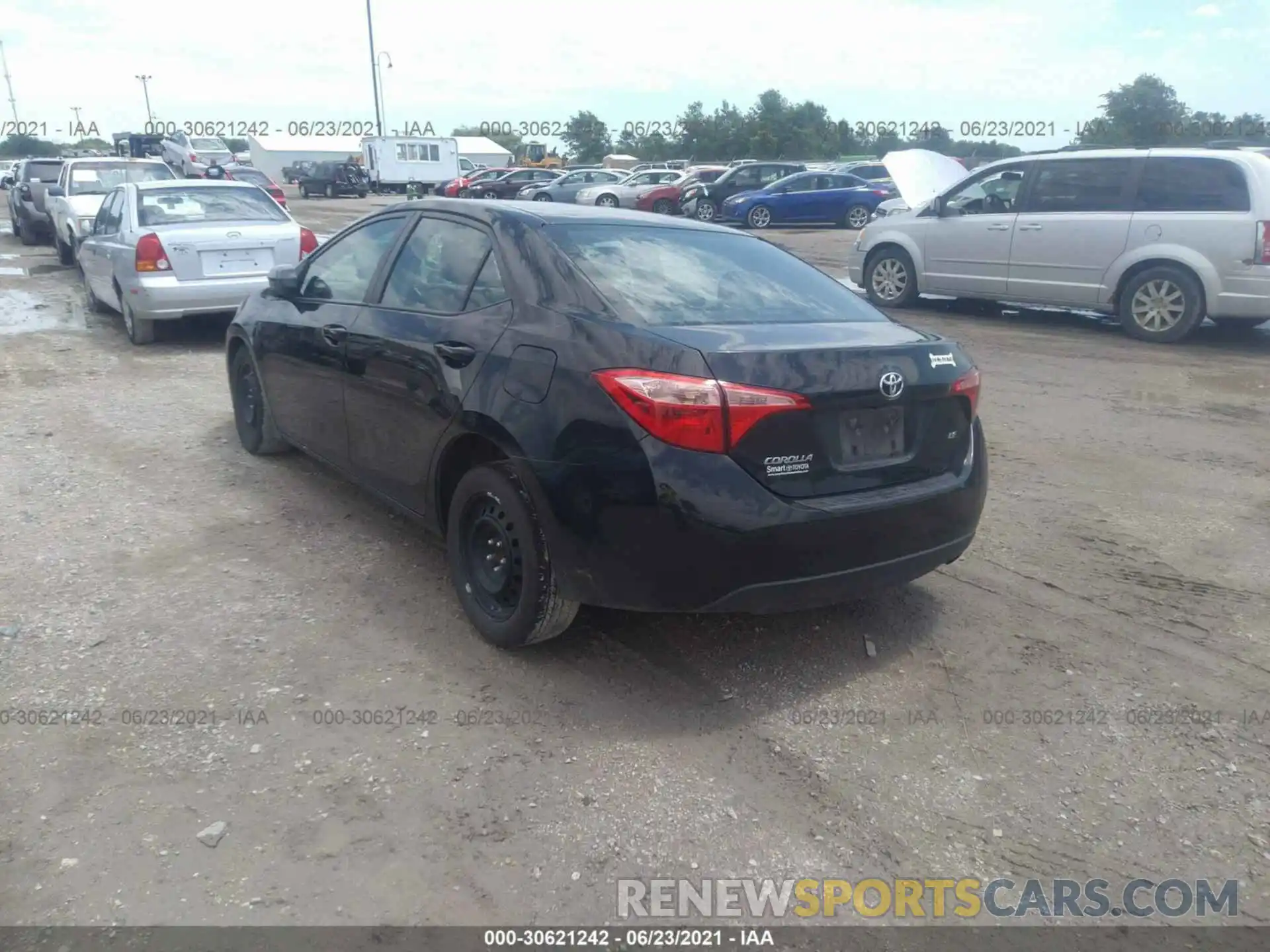 3 Photograph of a damaged car 2T1BURHE3KC137248 TOYOTA COROLLA 2019