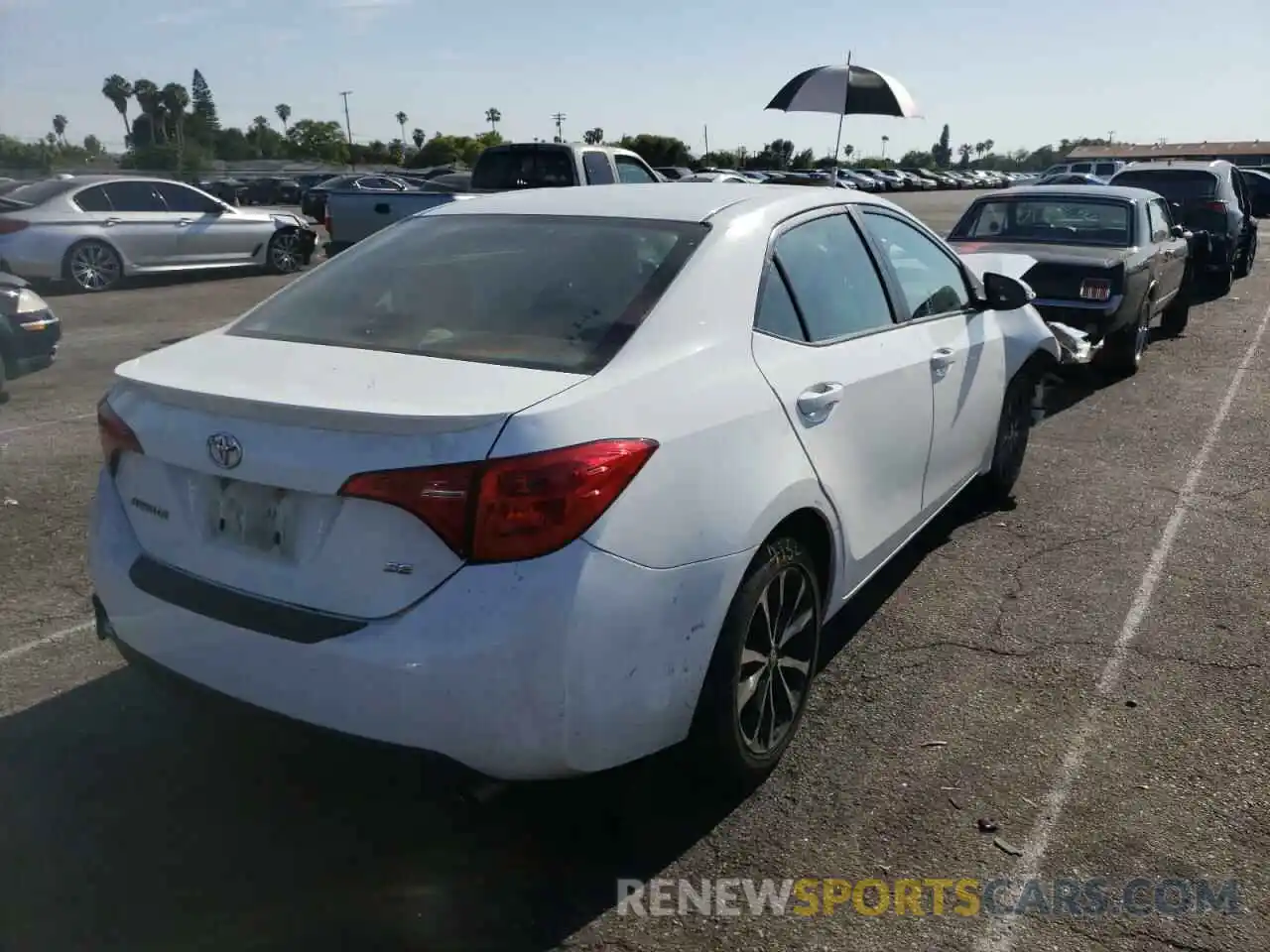 4 Photograph of a damaged car 2T1BURHE3KC137671 TOYOTA COROLLA 2019