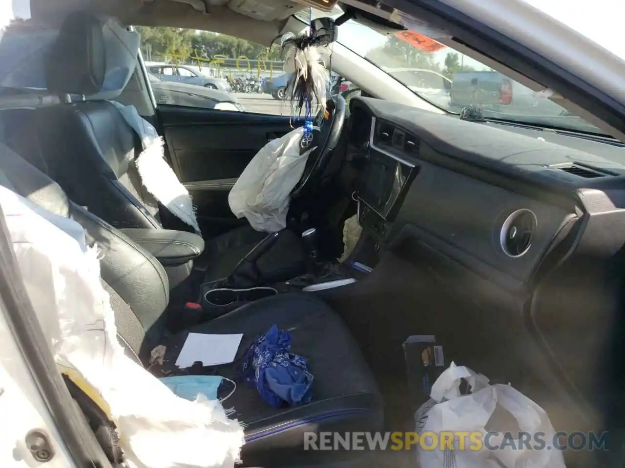 5 Photograph of a damaged car 2T1BURHE3KC137671 TOYOTA COROLLA 2019