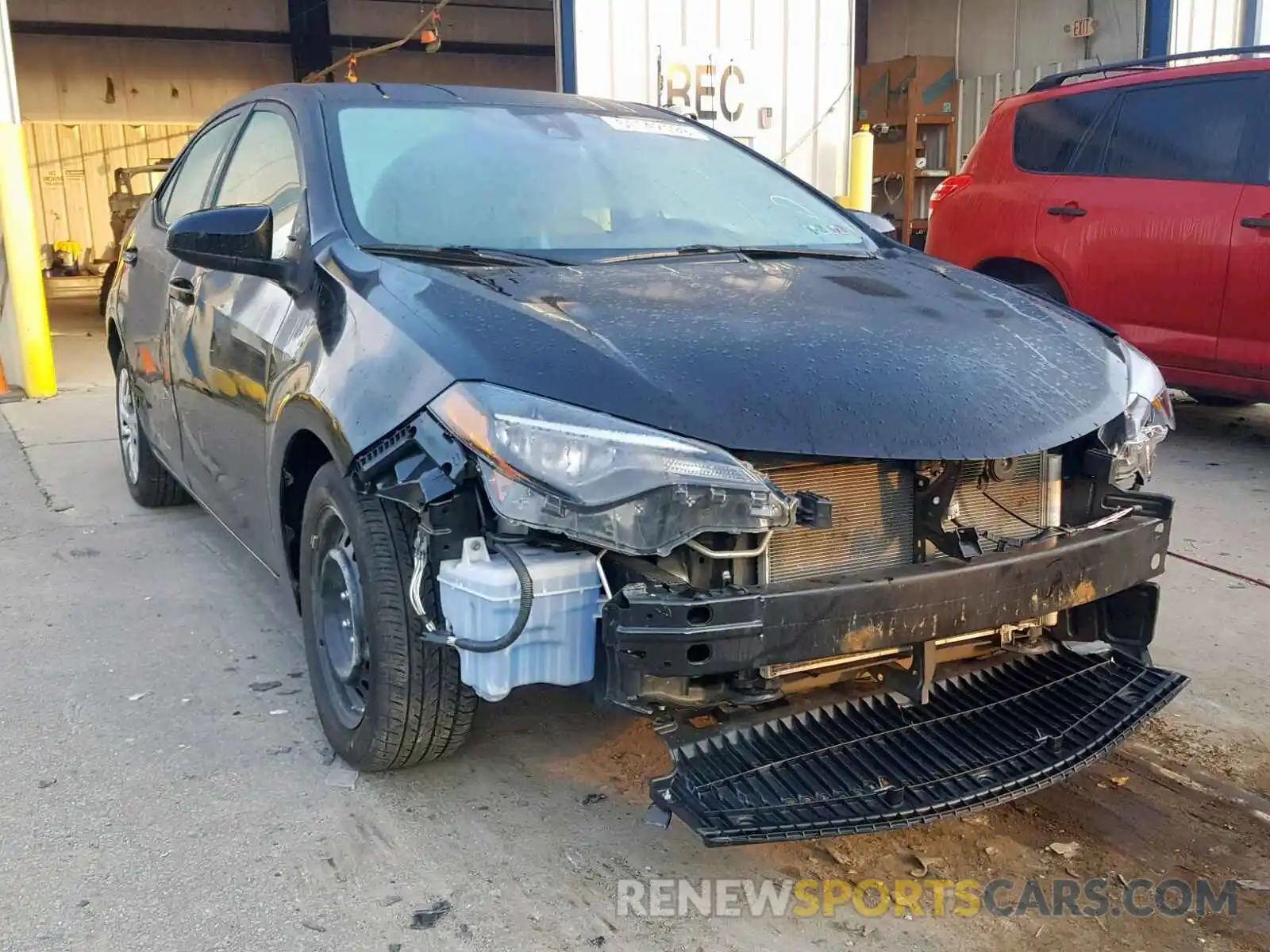 1 Фотография поврежденного автомобиля 2T1BURHE3KC137797 TOYOTA COROLLA 2019