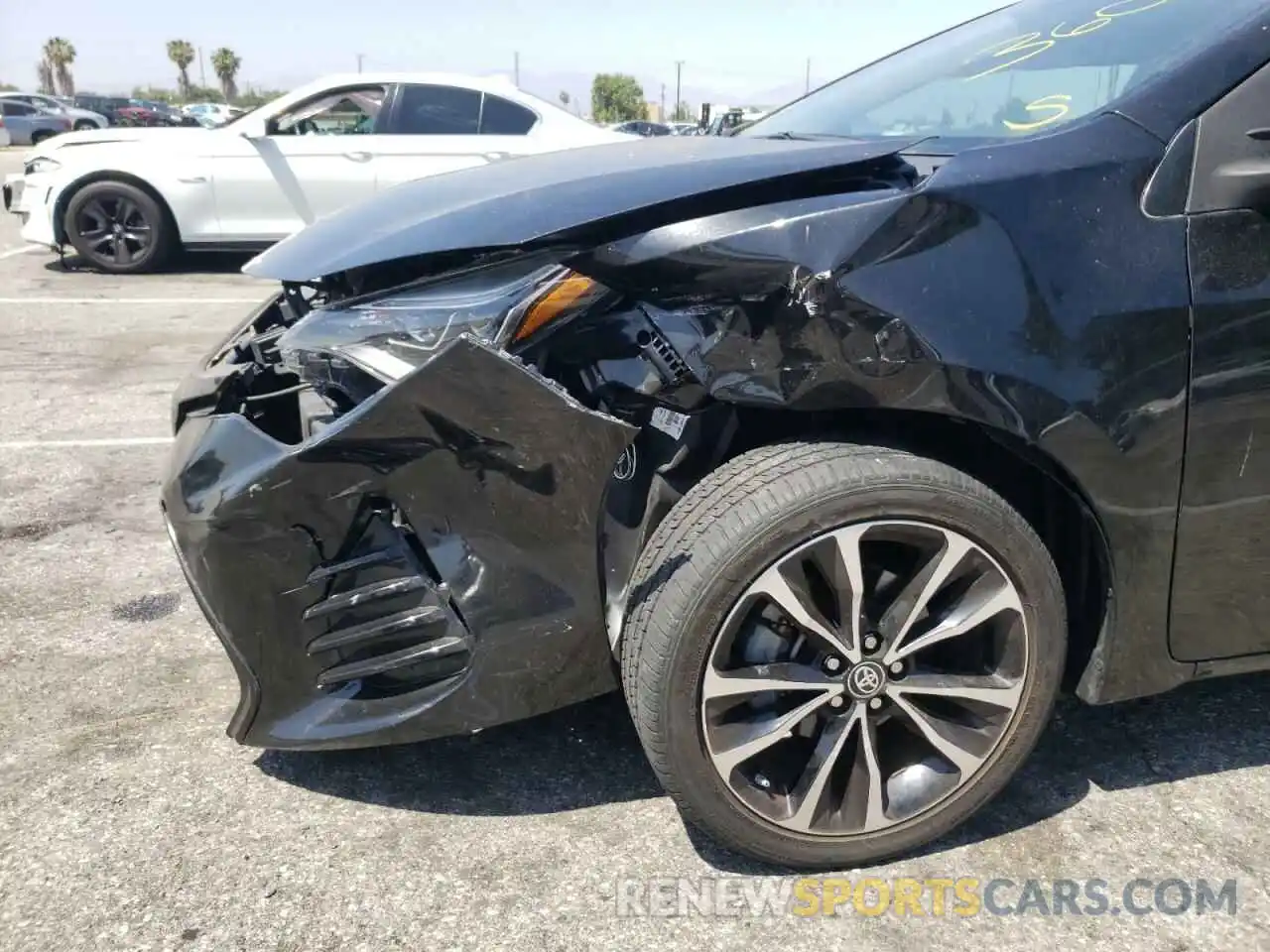 9 Photograph of a damaged car 2T1BURHE3KC137895 TOYOTA COROLLA 2019