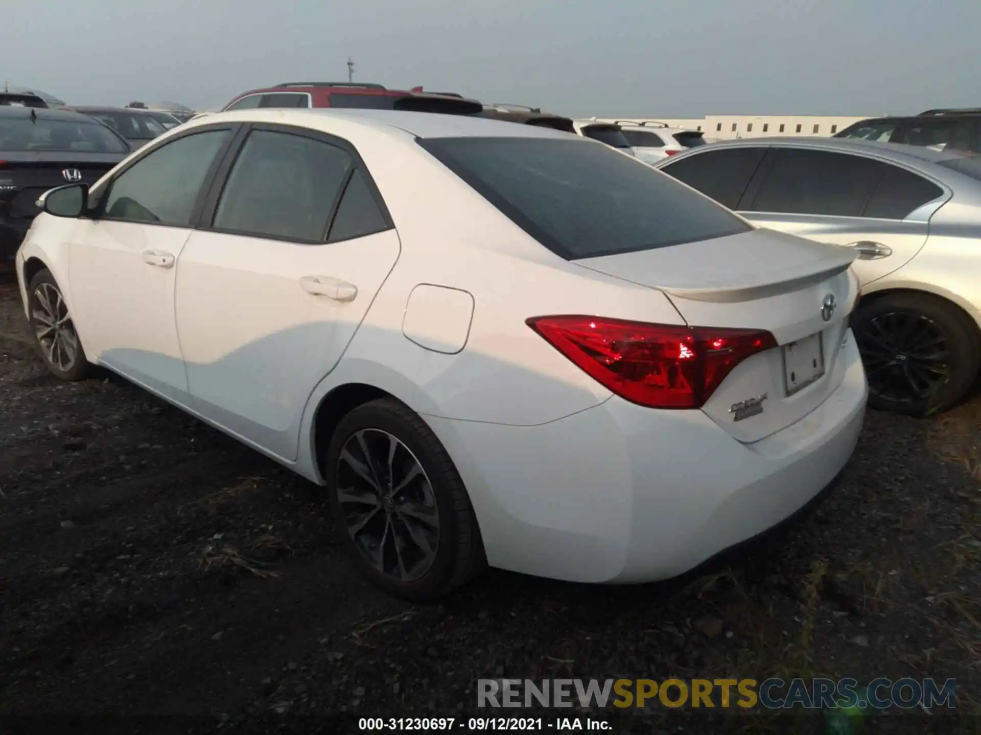 3 Photograph of a damaged car 2T1BURHE3KC138237 TOYOTA COROLLA 2019