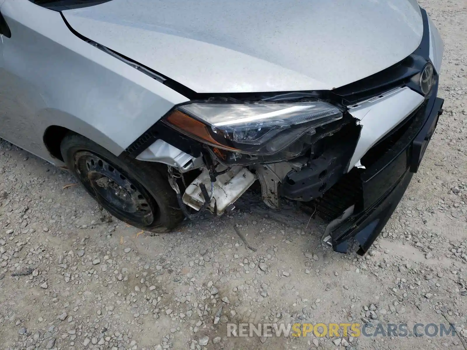 9 Photograph of a damaged car 2T1BURHE3KC139484 TOYOTA COROLLA 2019