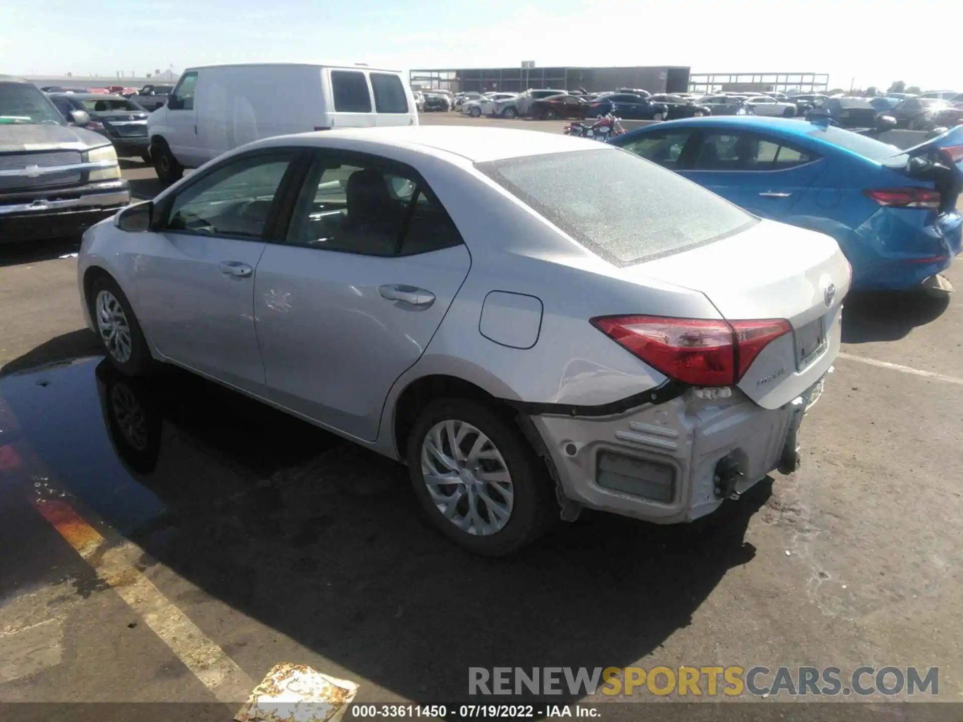 3 Photograph of a damaged car 2T1BURHE3KC139632 TOYOTA COROLLA 2019