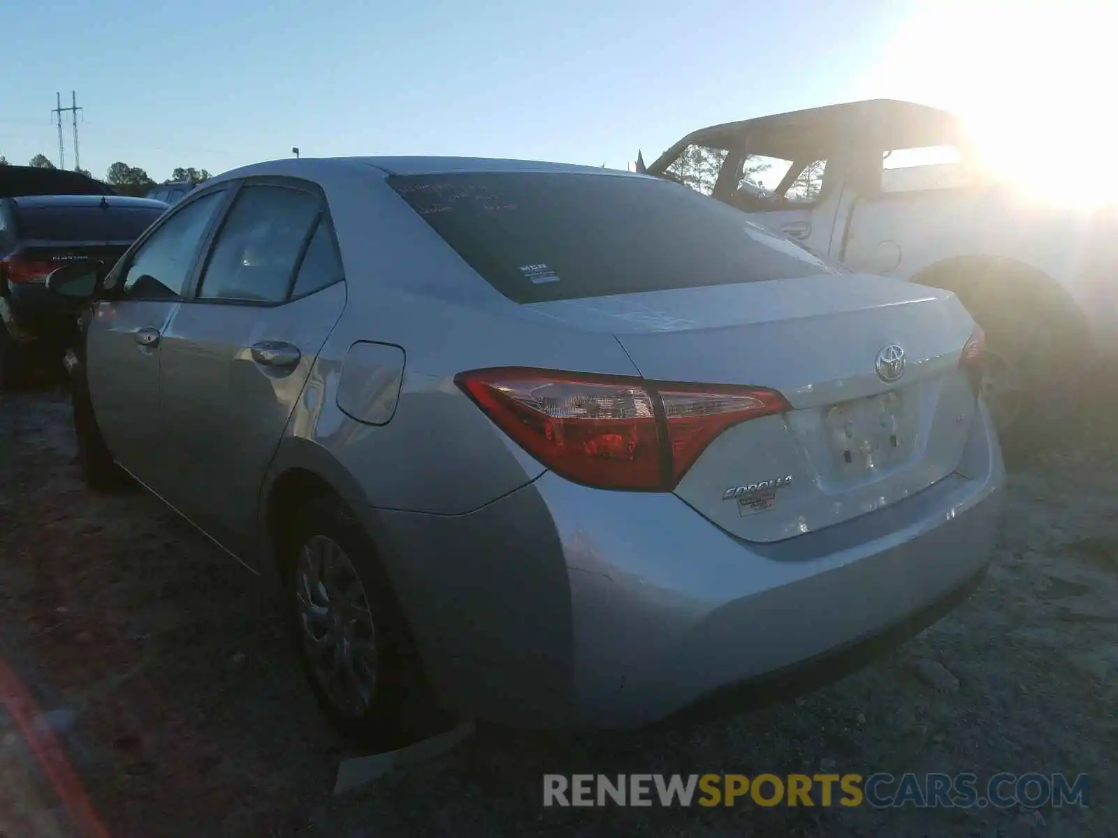 3 Photograph of a damaged car 2T1BURHE3KC140294 TOYOTA COROLLA 2019