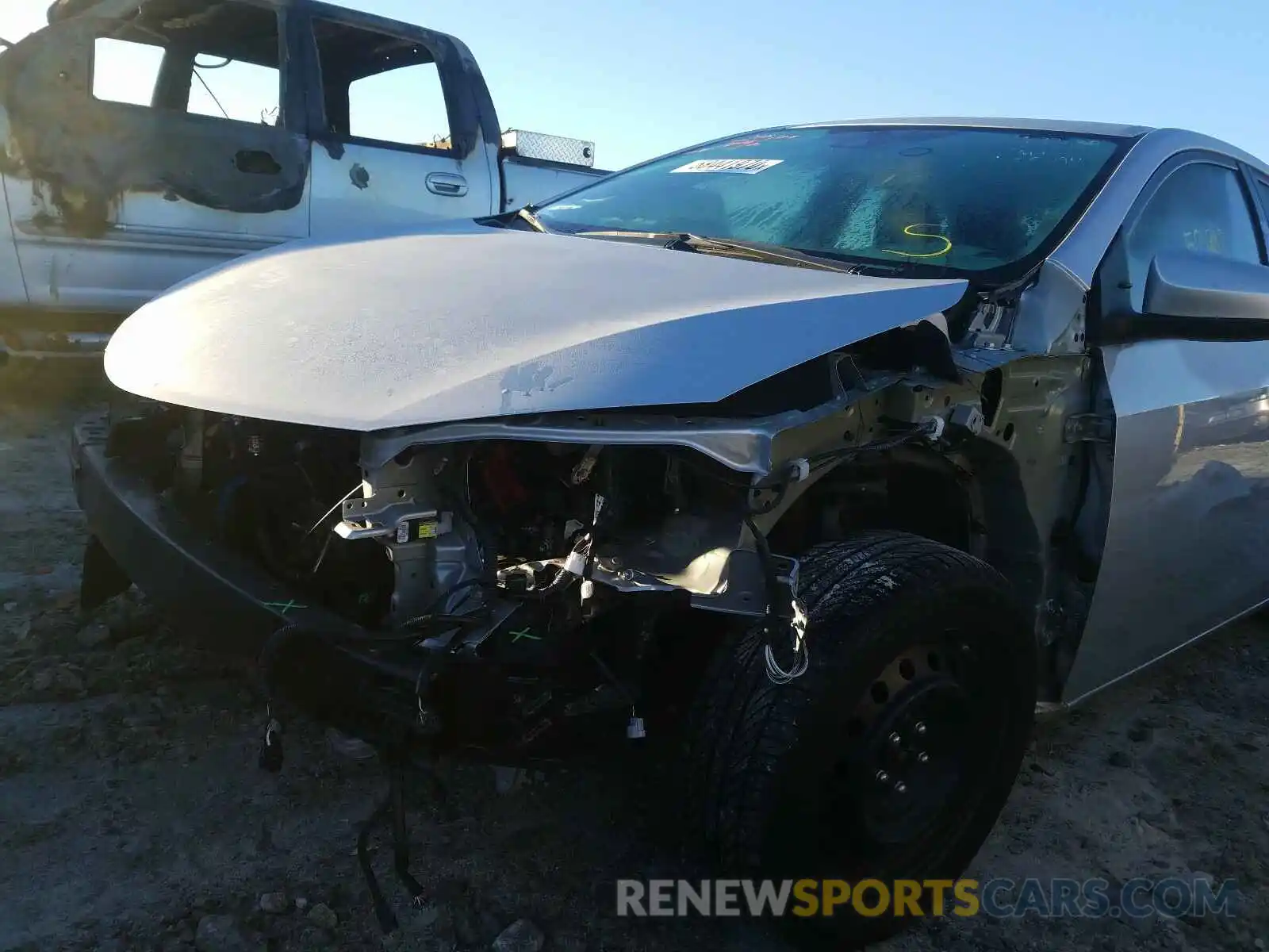 9 Photograph of a damaged car 2T1BURHE3KC140294 TOYOTA COROLLA 2019