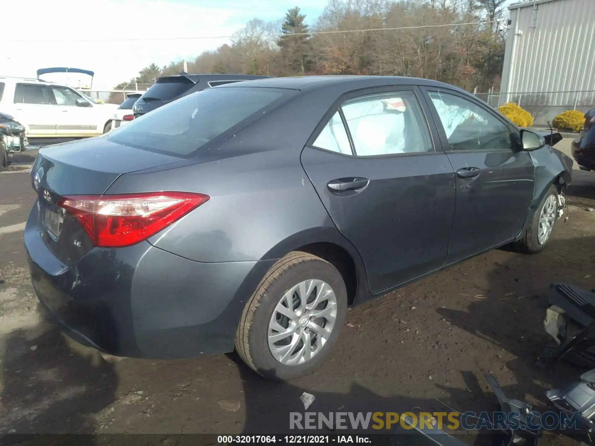 4 Photograph of a damaged car 2T1BURHE3KC140652 TOYOTA COROLLA 2019