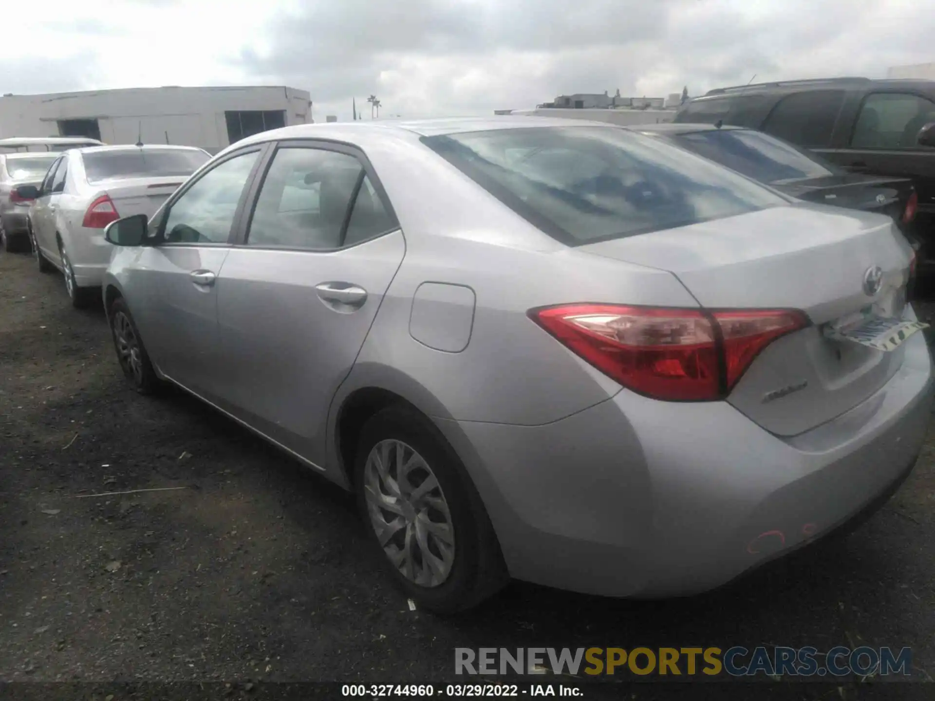 3 Photograph of a damaged car 2T1BURHE3KC140764 TOYOTA COROLLA 2019