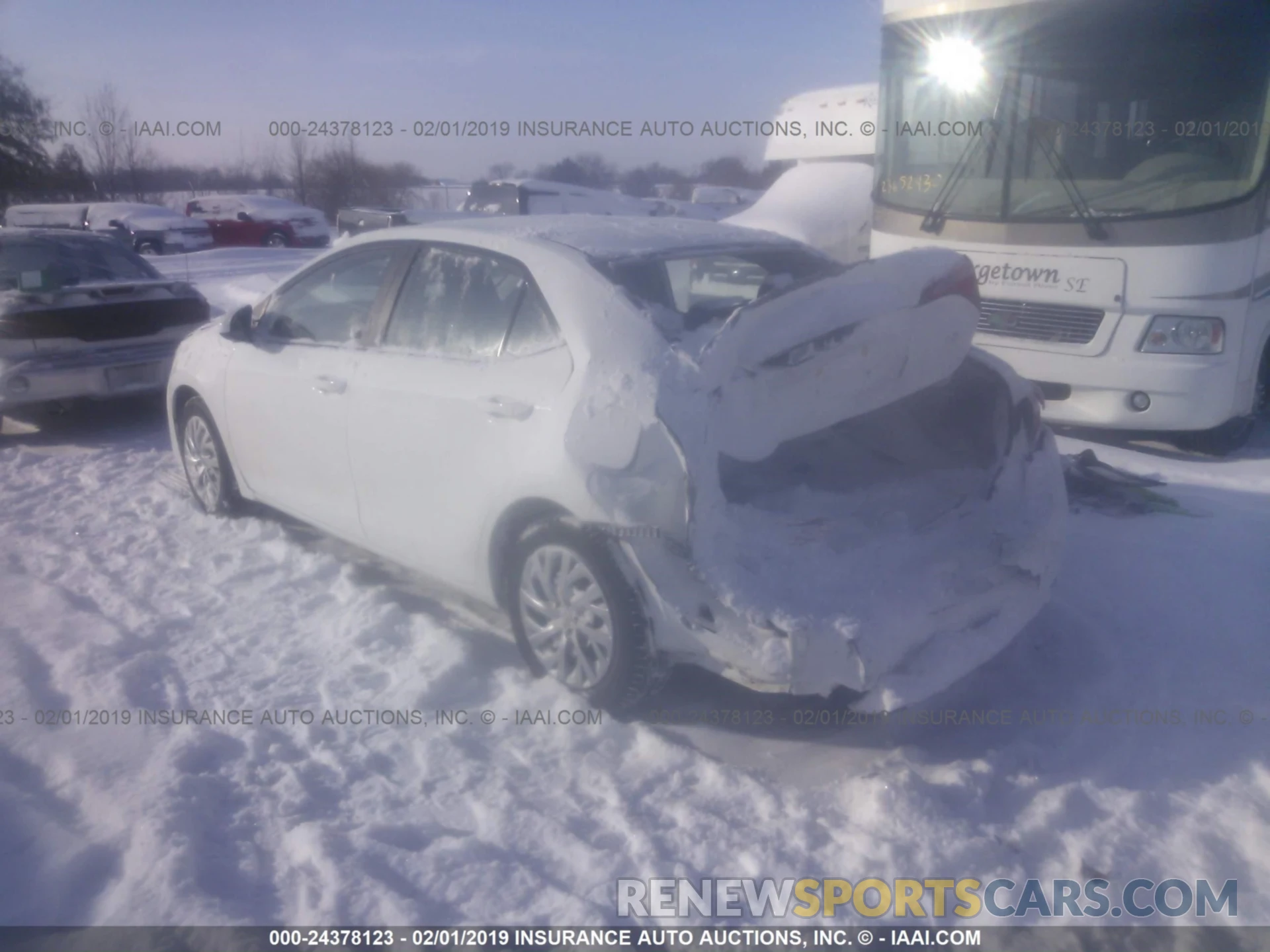 3 Photograph of a damaged car 2T1BURHE3KC141512 TOYOTA COROLLA 2019