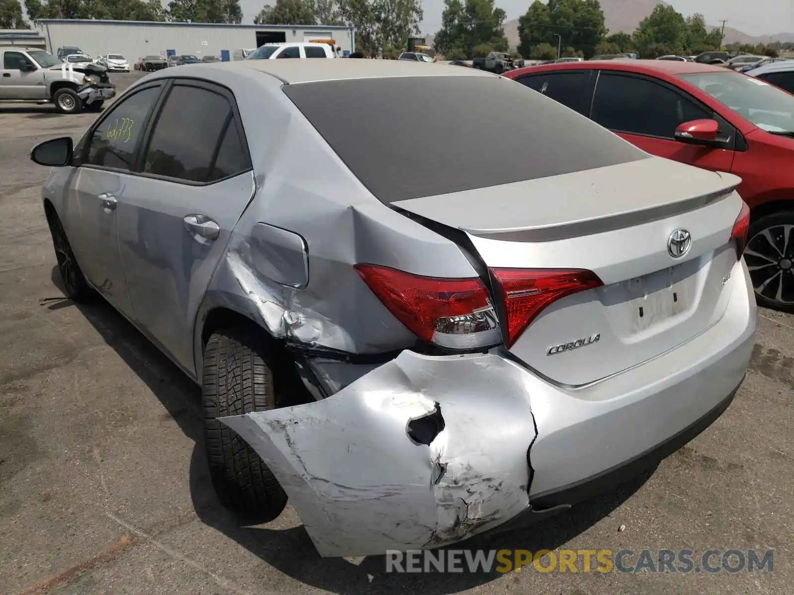 3 Photograph of a damaged car 2T1BURHE3KC142479 TOYOTA COROLLA 2019