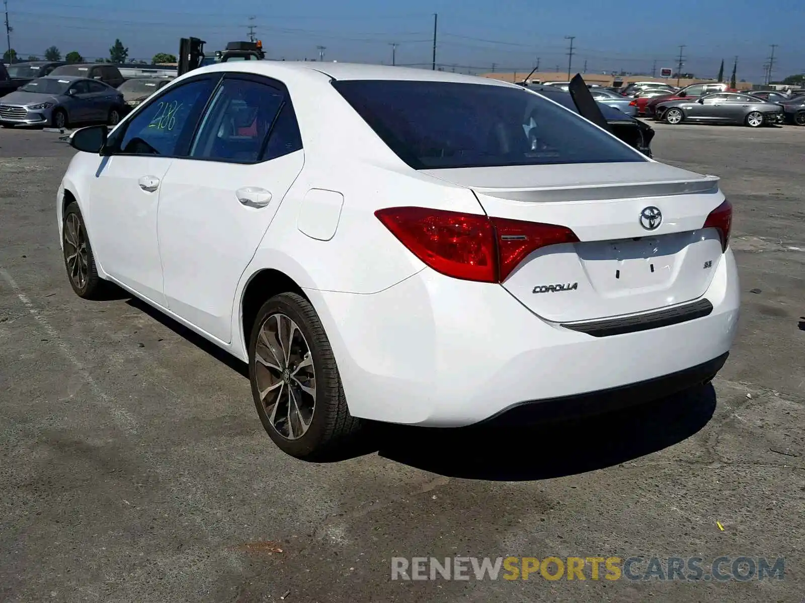 3 Photograph of a damaged car 2T1BURHE3KC142577 TOYOTA COROLLA 2019