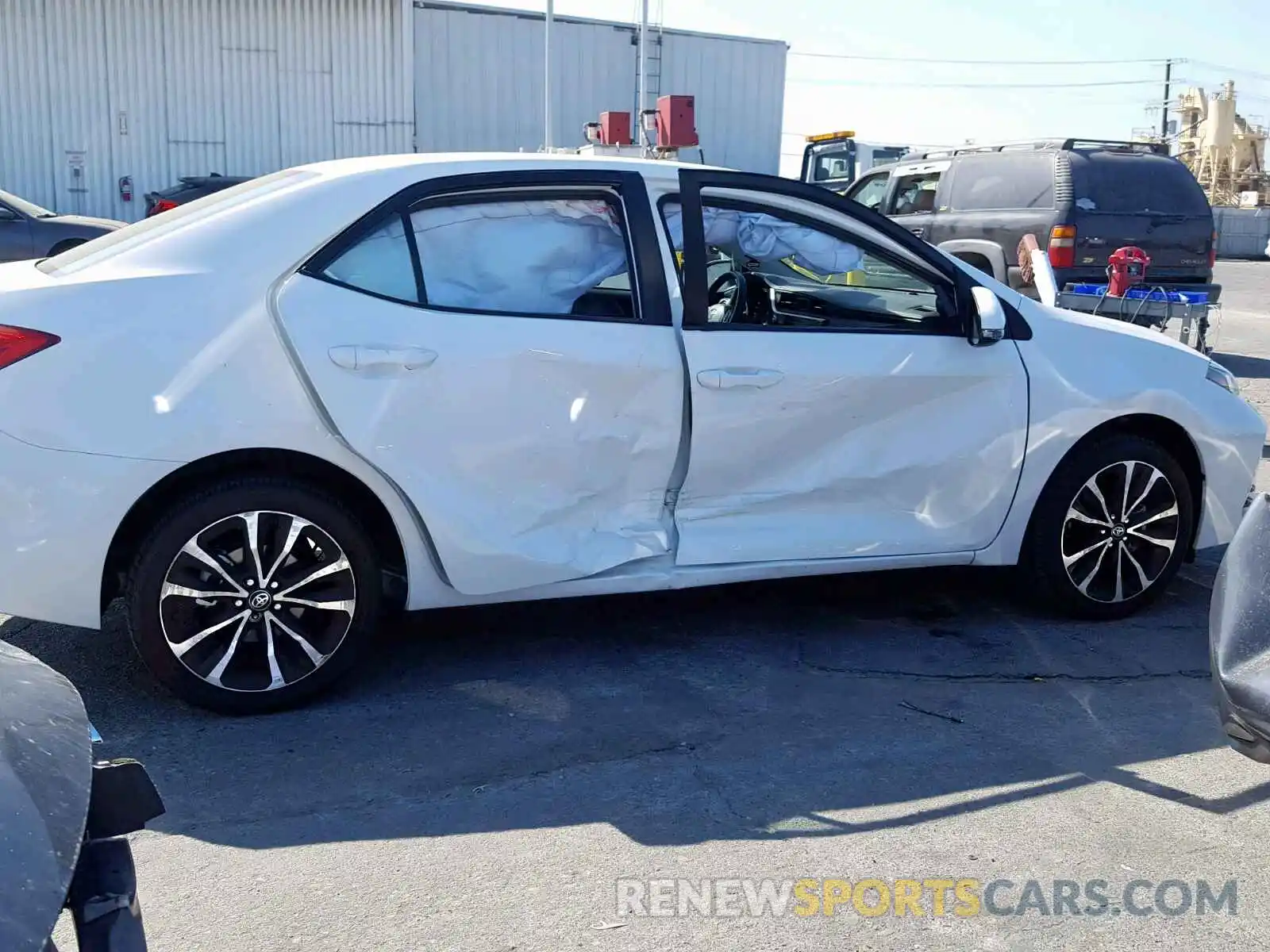 9 Photograph of a damaged car 2T1BURHE3KC142577 TOYOTA COROLLA 2019