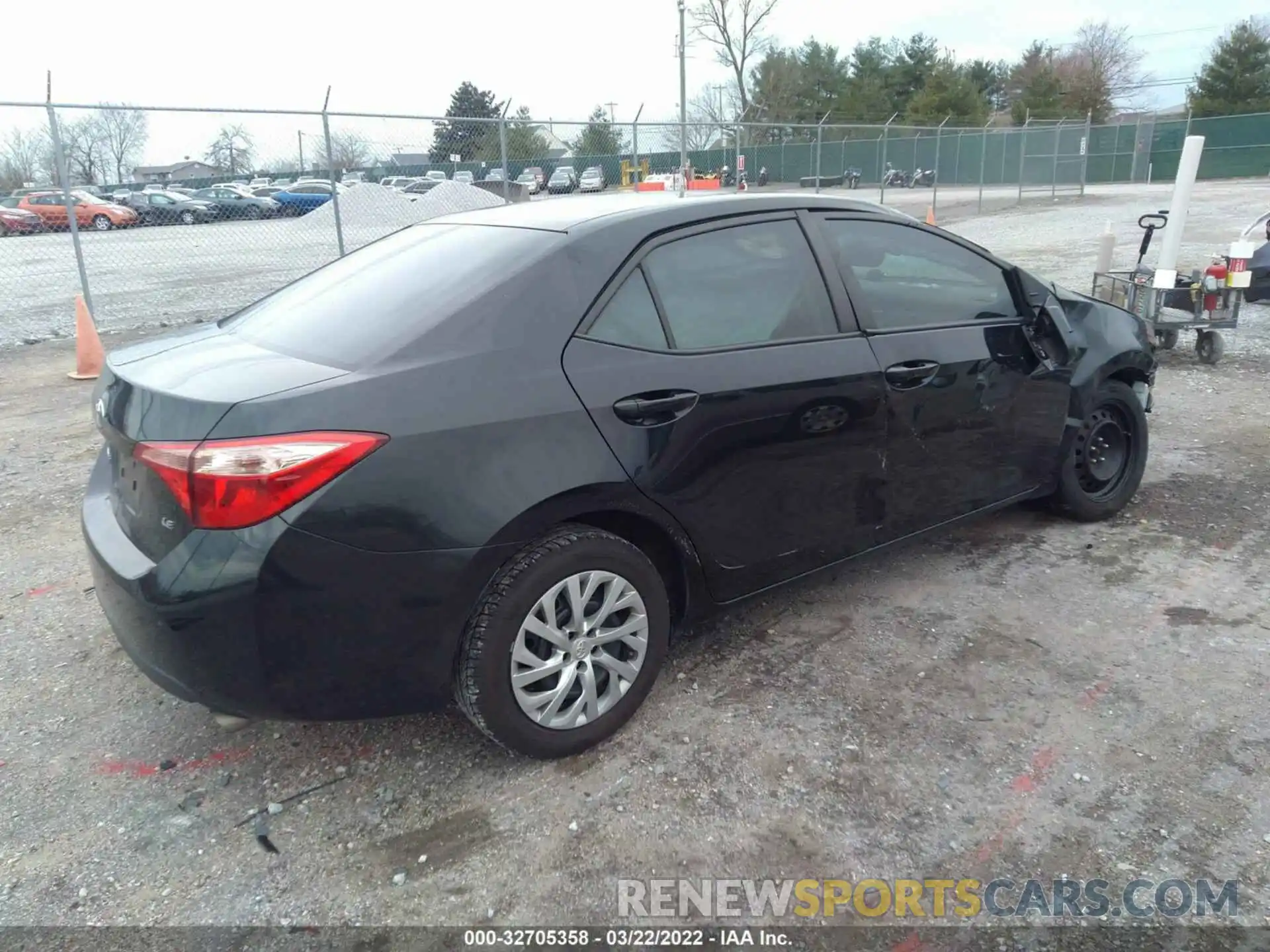 4 Photograph of a damaged car 2T1BURHE3KC143793 TOYOTA COROLLA 2019