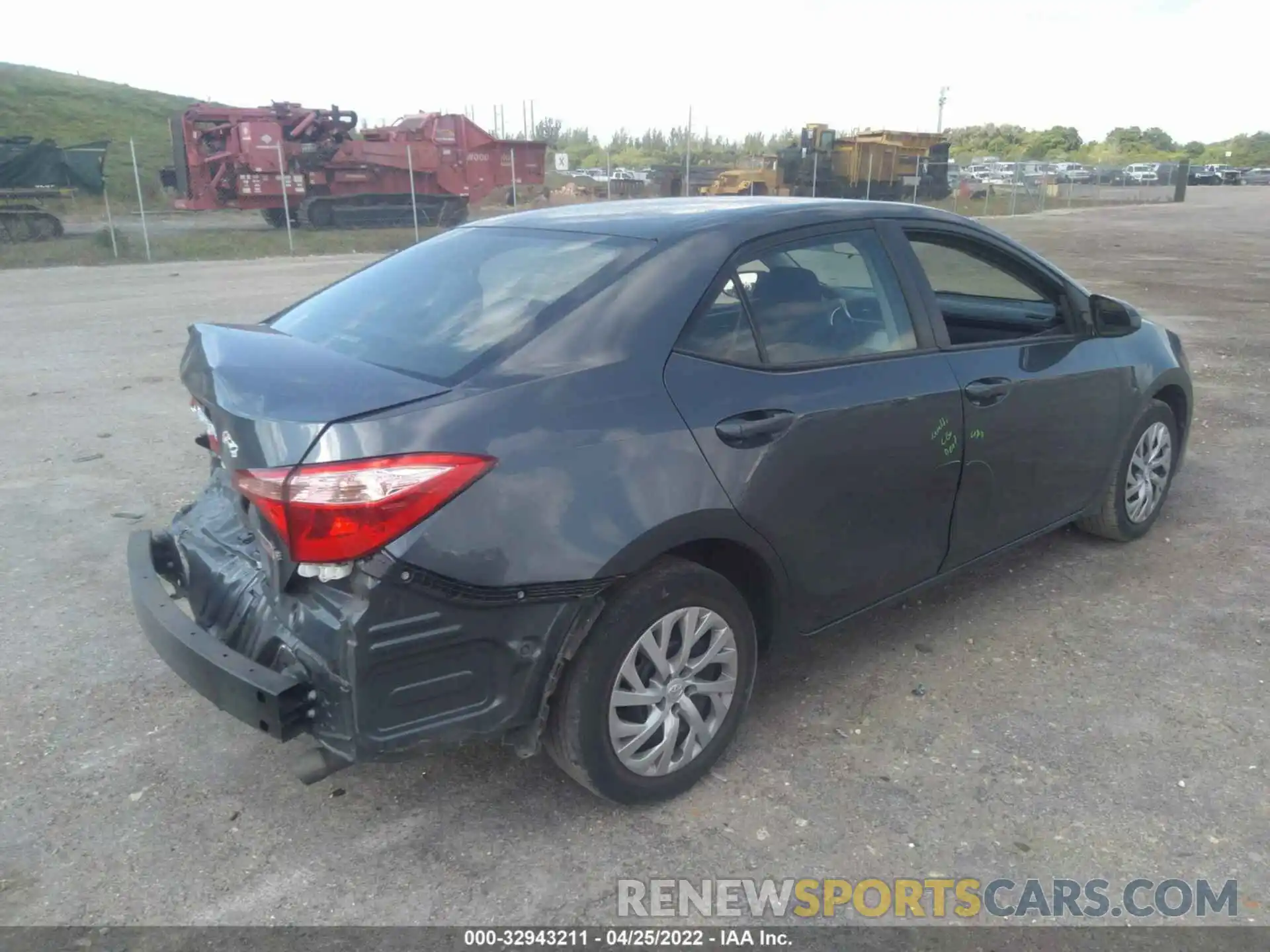 4 Photograph of a damaged car 2T1BURHE3KC144815 TOYOTA COROLLA 2019