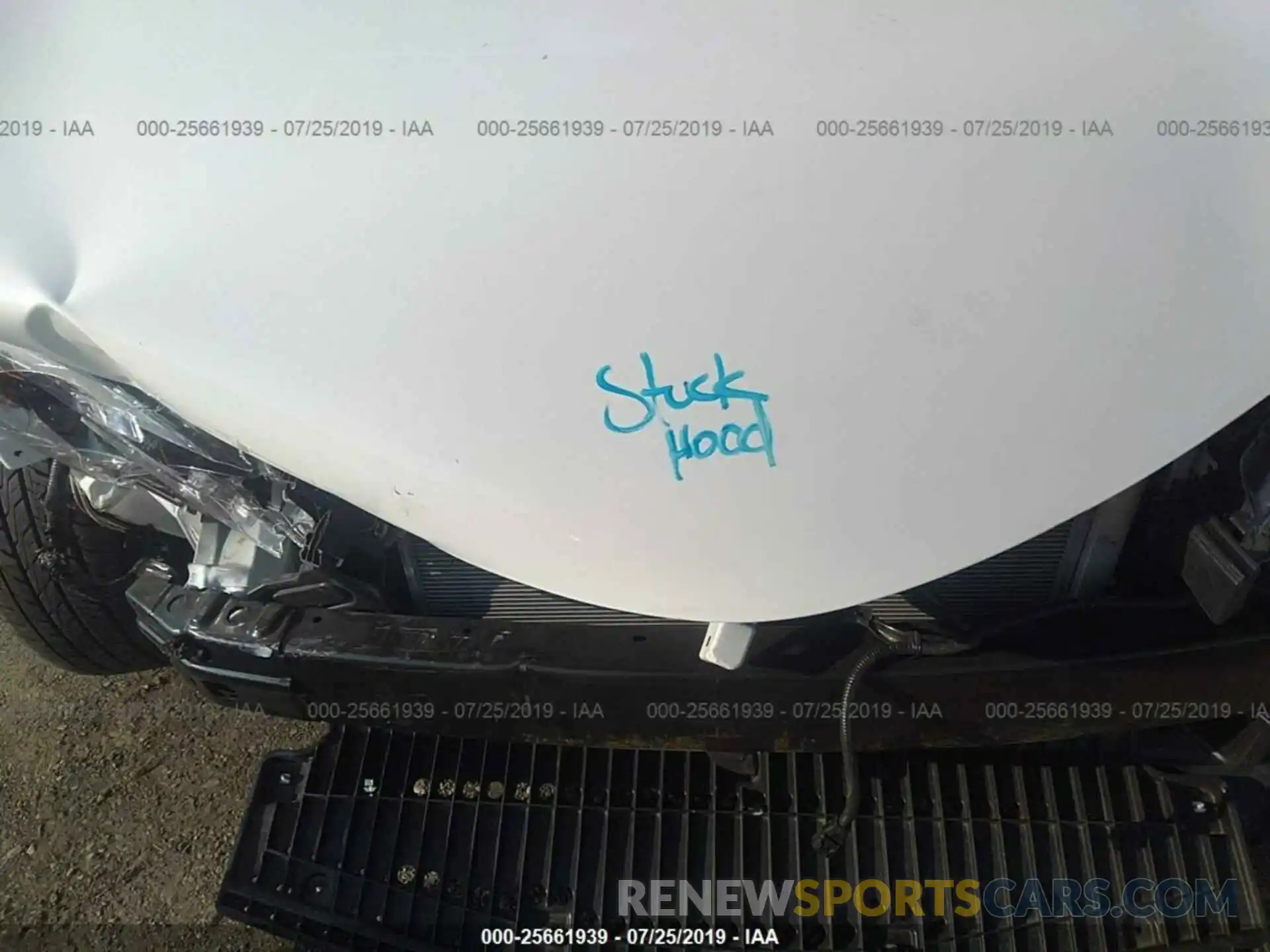 10 Photograph of a damaged car 2T1BURHE3KC145382 TOYOTA COROLLA 2019