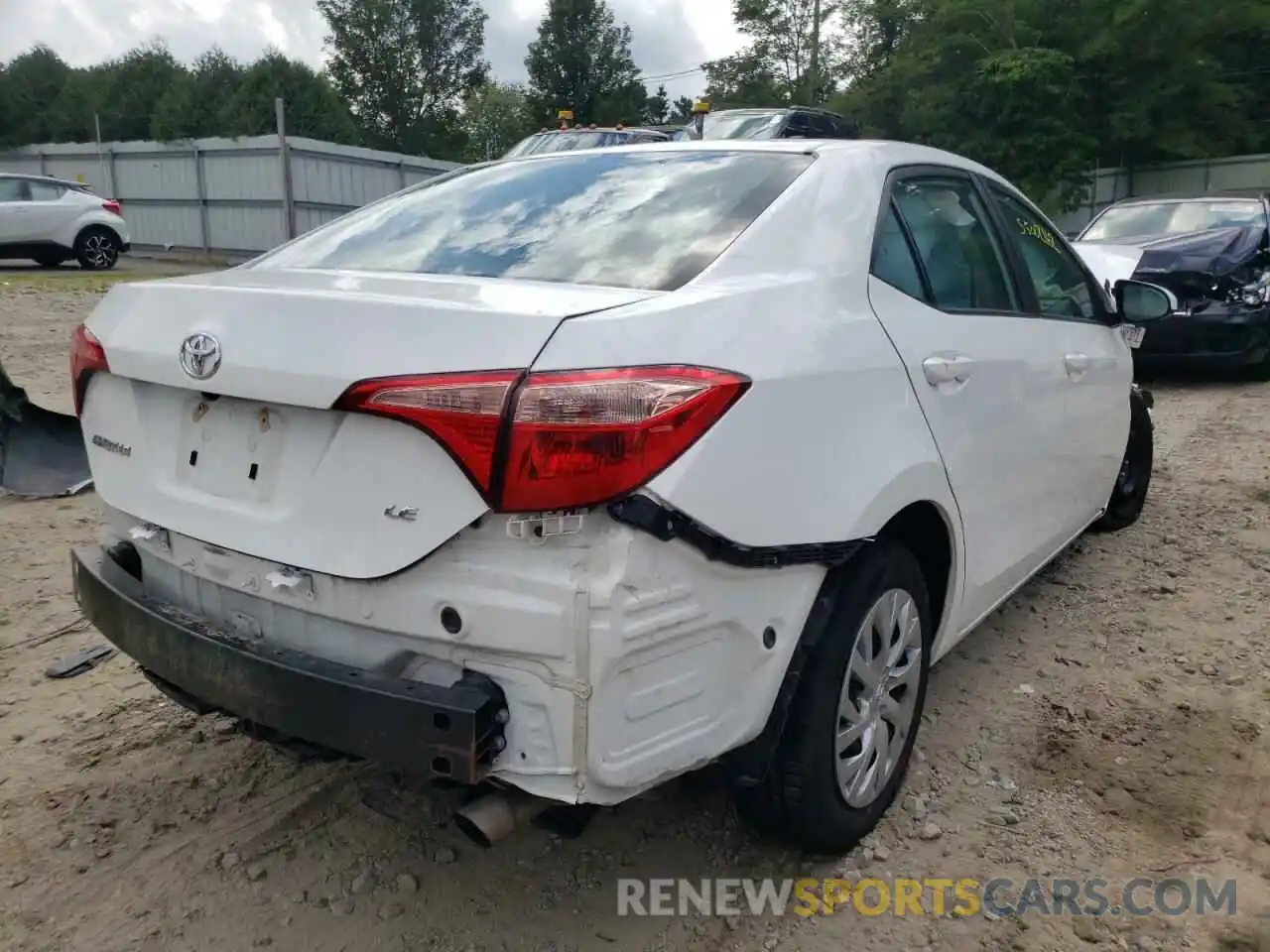 4 Photograph of a damaged car 2T1BURHE3KC146418 TOYOTA COROLLA 2019