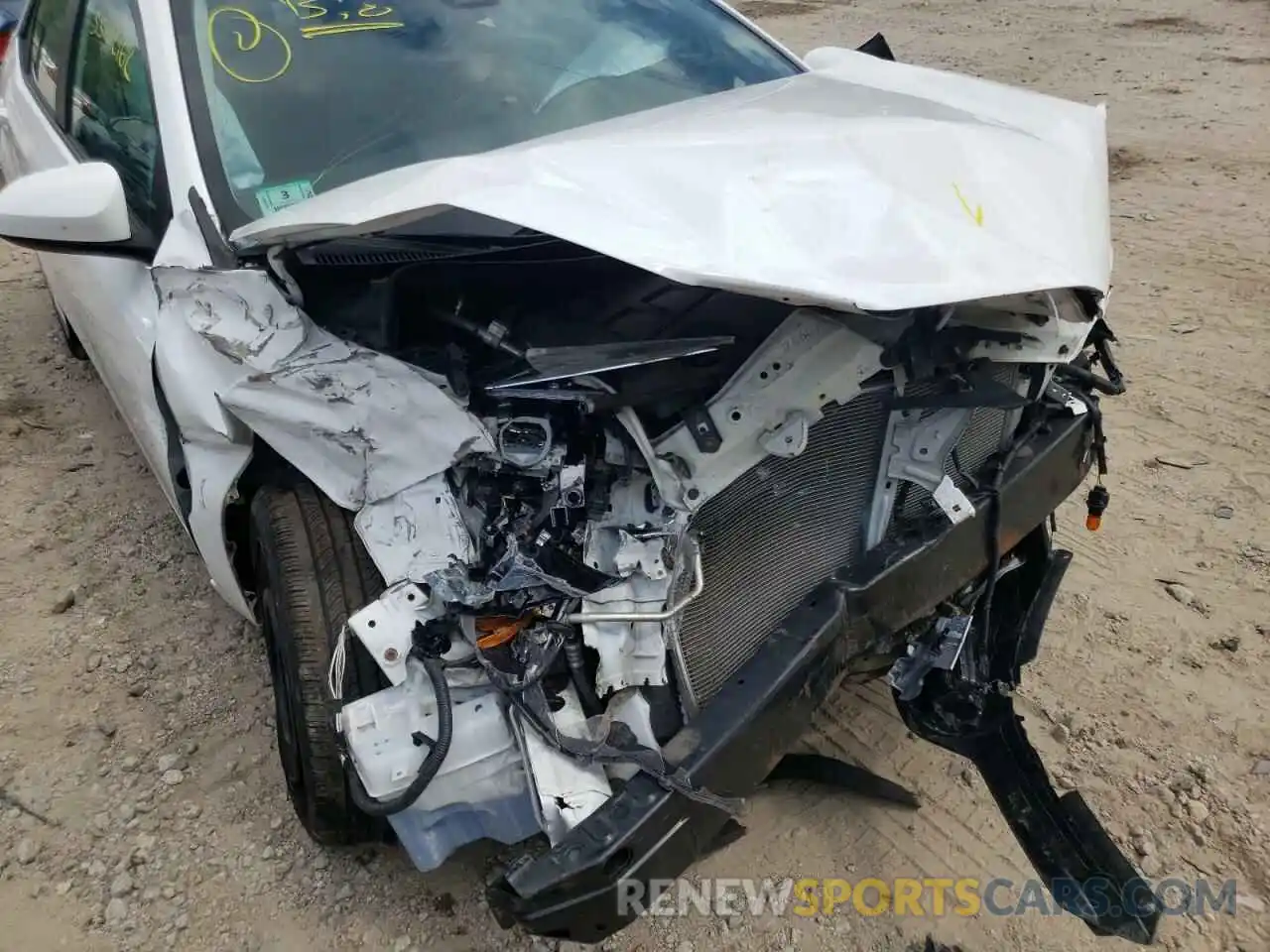 9 Photograph of a damaged car 2T1BURHE3KC146418 TOYOTA COROLLA 2019