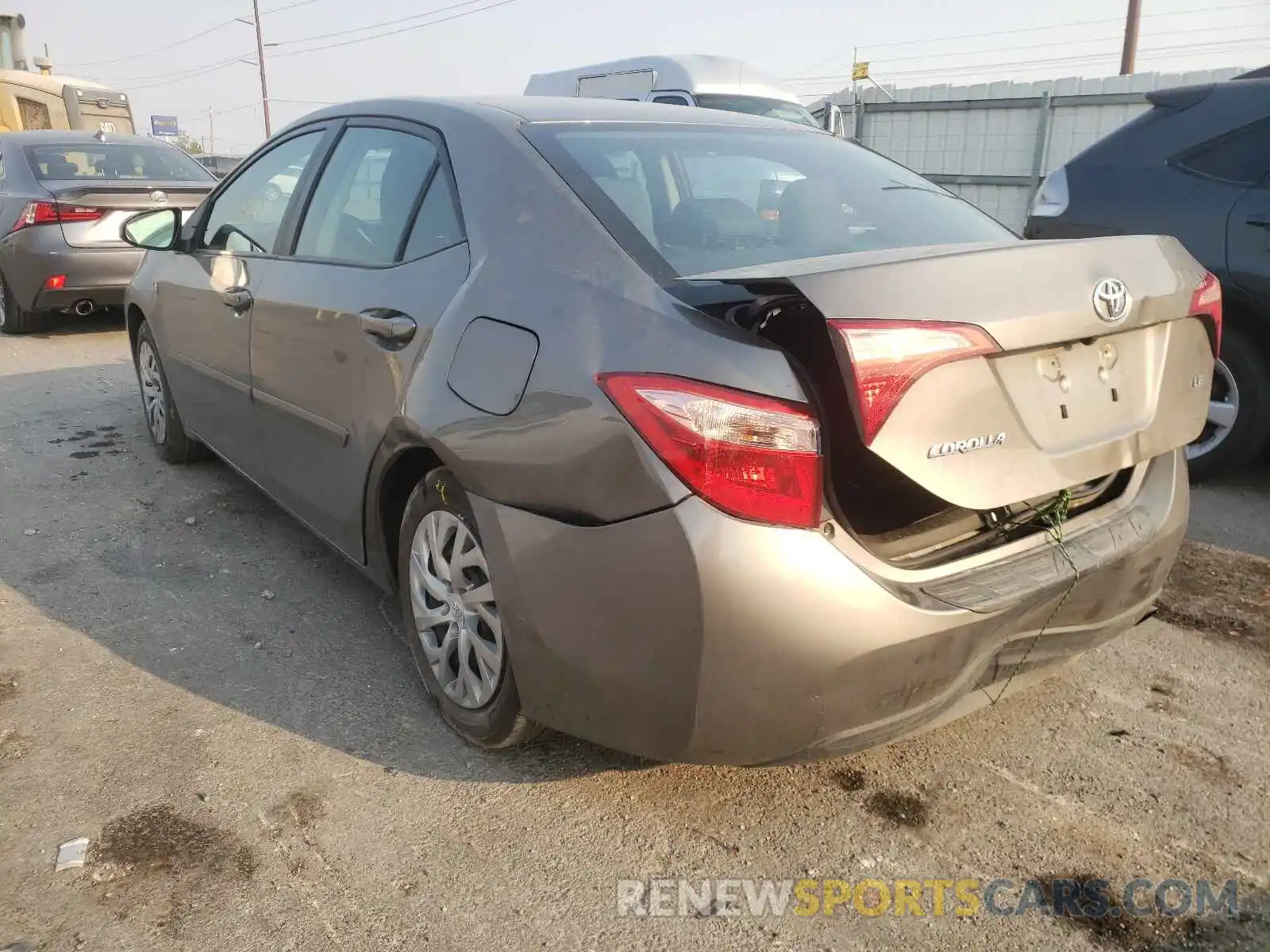 3 Photograph of a damaged car 2T1BURHE3KC148282 TOYOTA COROLLA 2019