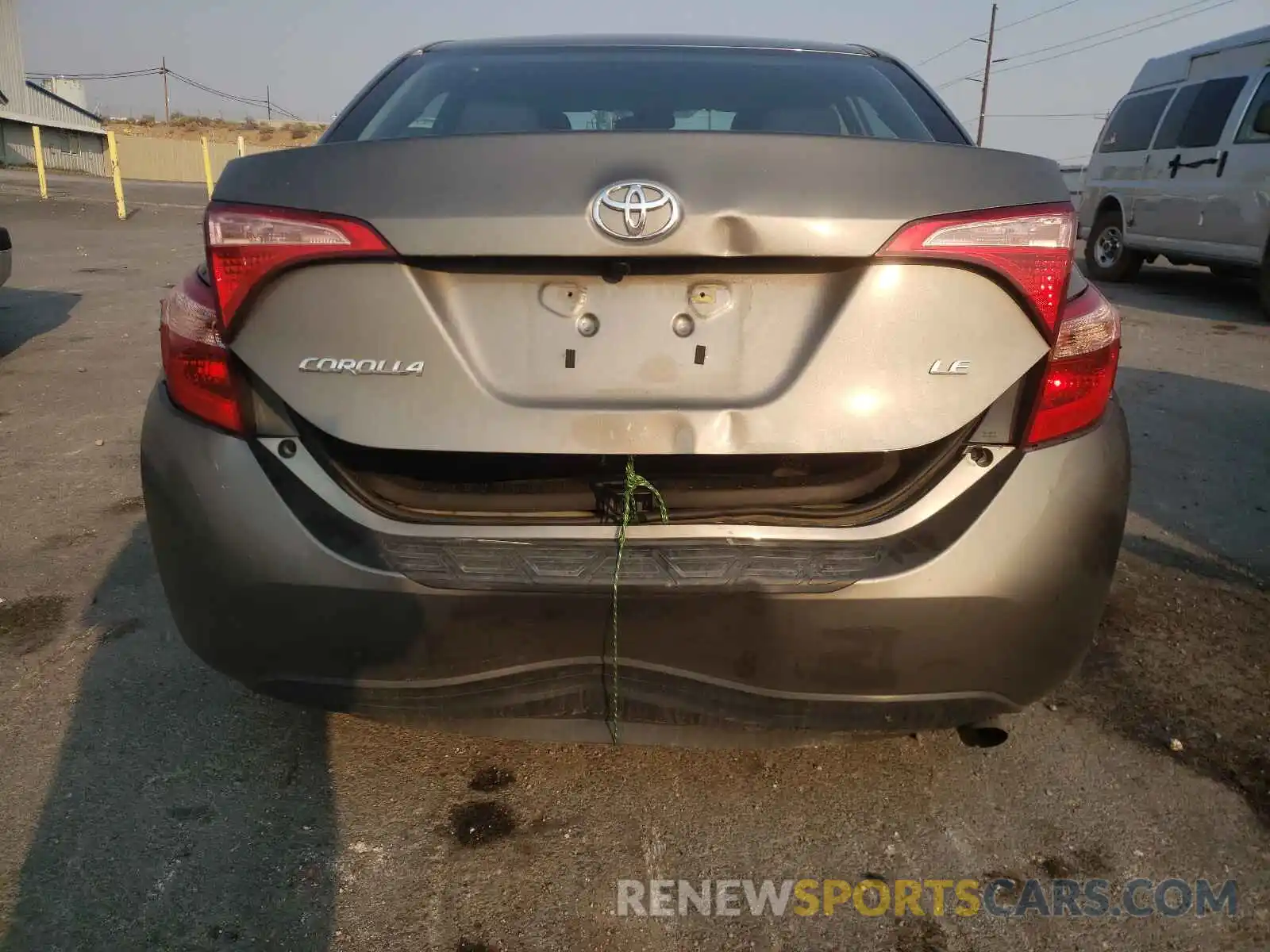 9 Photograph of a damaged car 2T1BURHE3KC148282 TOYOTA COROLLA 2019