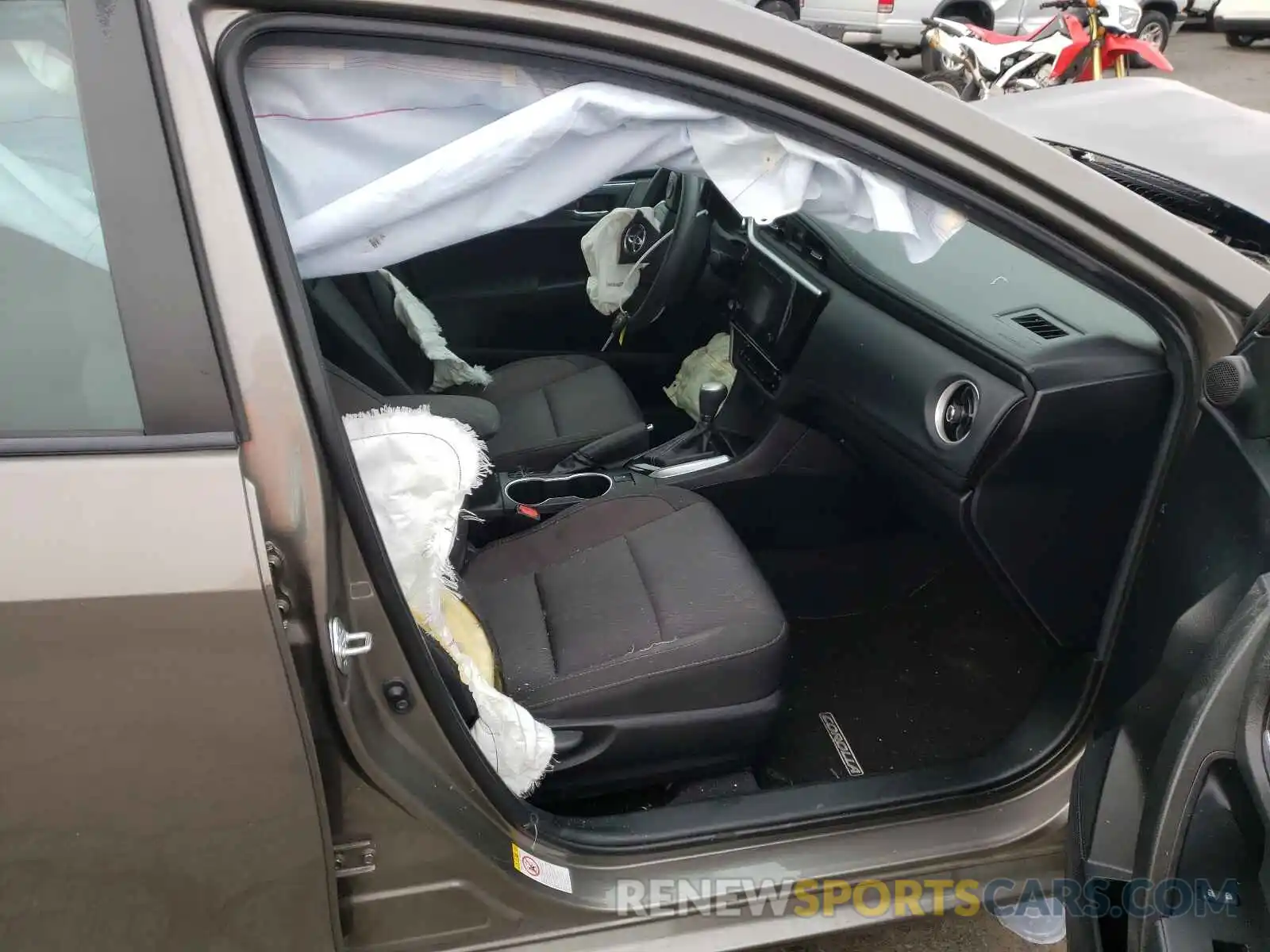 5 Photograph of a damaged car 2T1BURHE3KC149271 TOYOTA COROLLA 2019