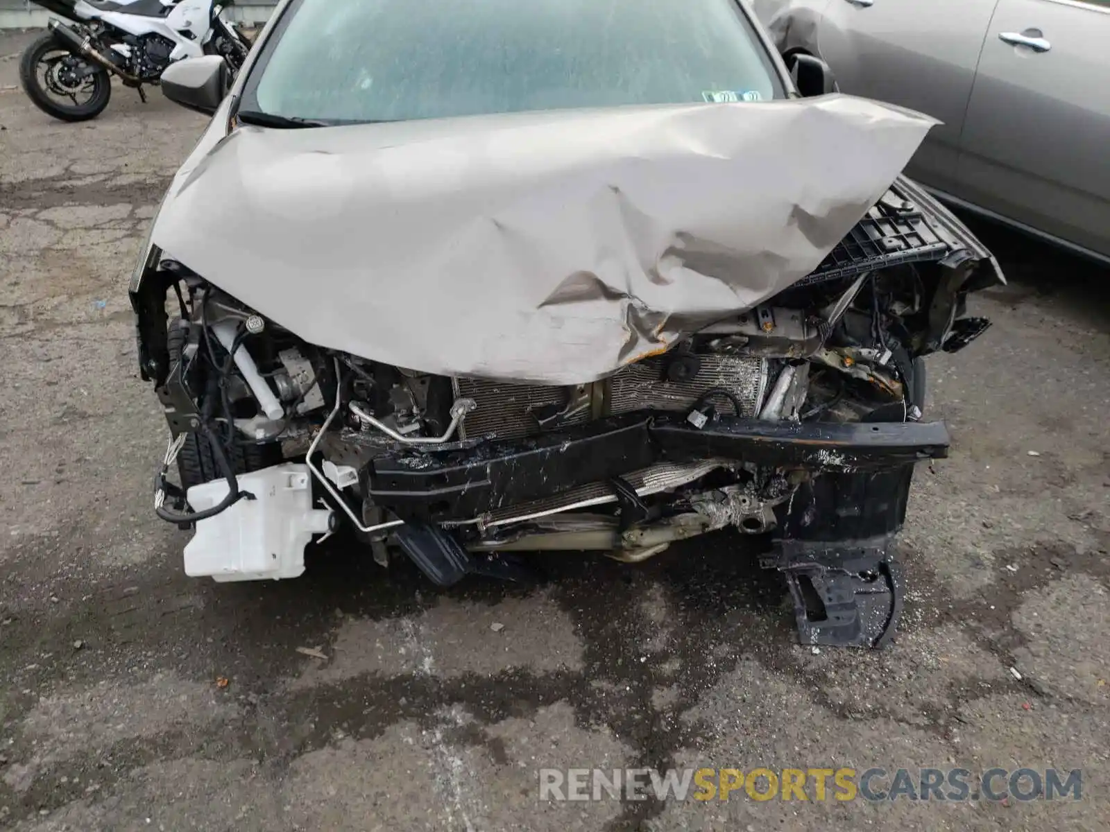 9 Photograph of a damaged car 2T1BURHE3KC149271 TOYOTA COROLLA 2019