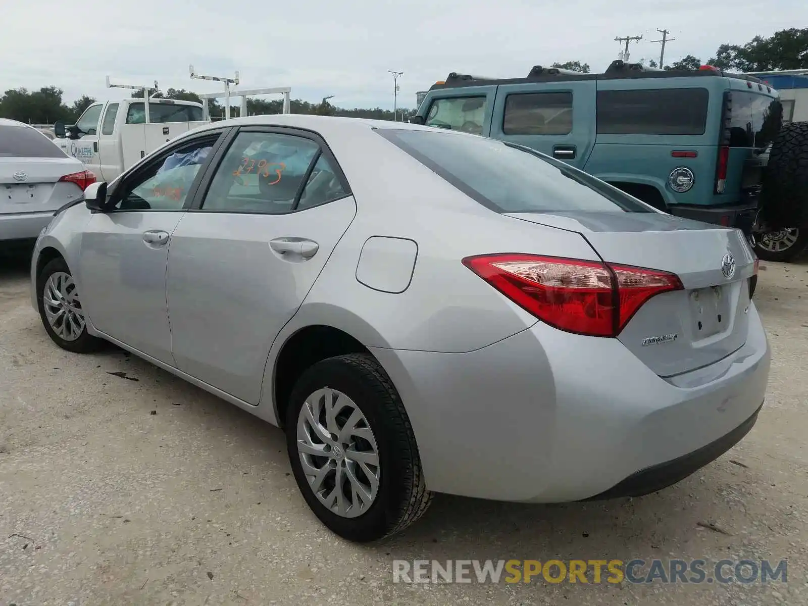 3 Photograph of a damaged car 2T1BURHE3KC151151 TOYOTA COROLLA 2019