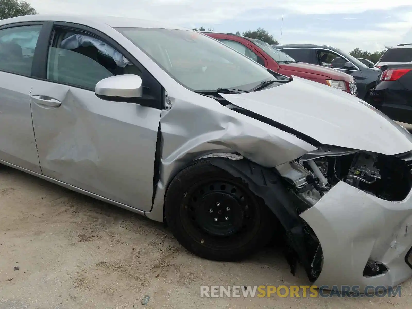 9 Photograph of a damaged car 2T1BURHE3KC151151 TOYOTA COROLLA 2019