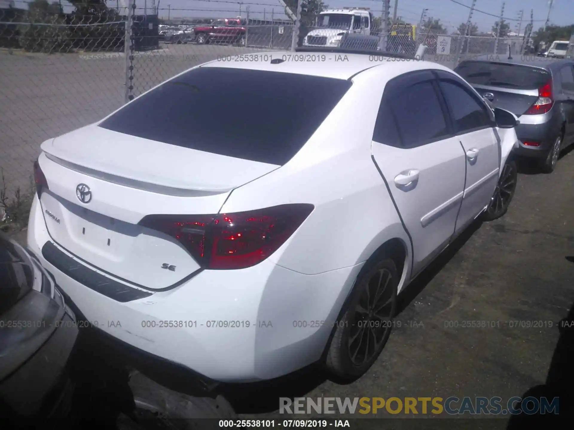 4 Photograph of a damaged car 2T1BURHE3KC151814 TOYOTA COROLLA 2019