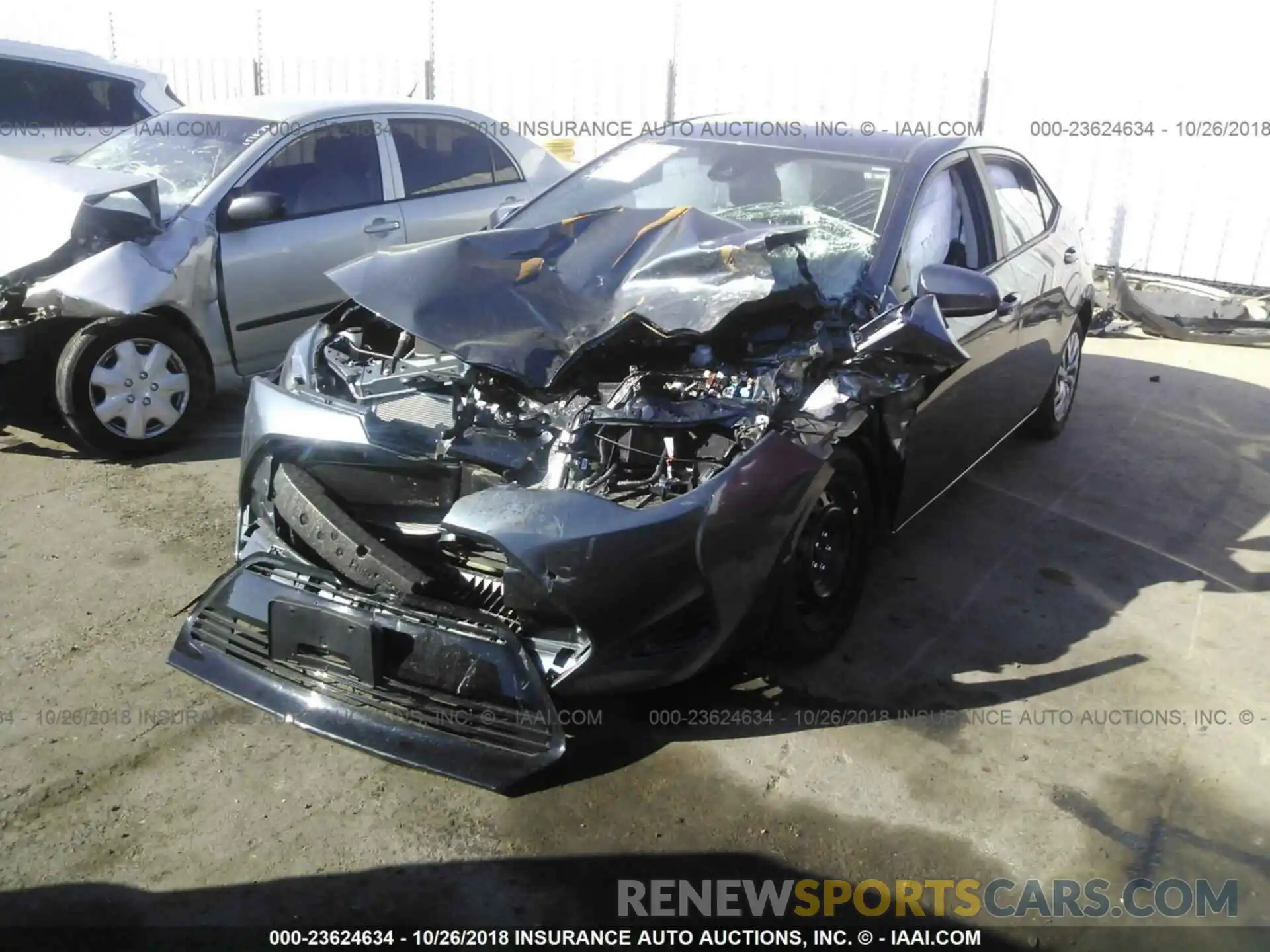 2 Фотография поврежденного автомобиля 2T1BURHE3KC155619 Toyota Corolla 2019