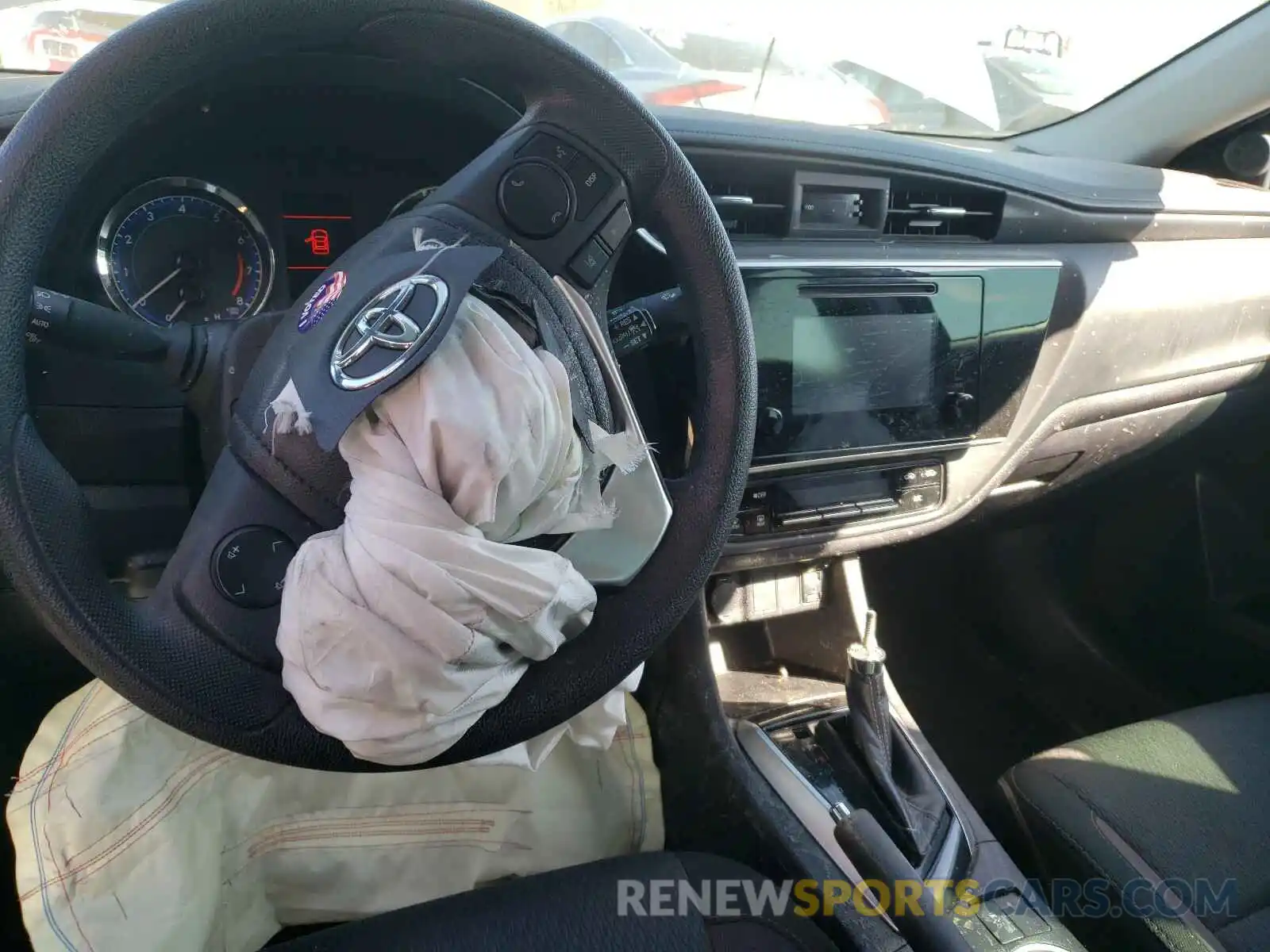 9 Photograph of a damaged car 2T1BURHE3KC156012 TOYOTA COROLLA 2019