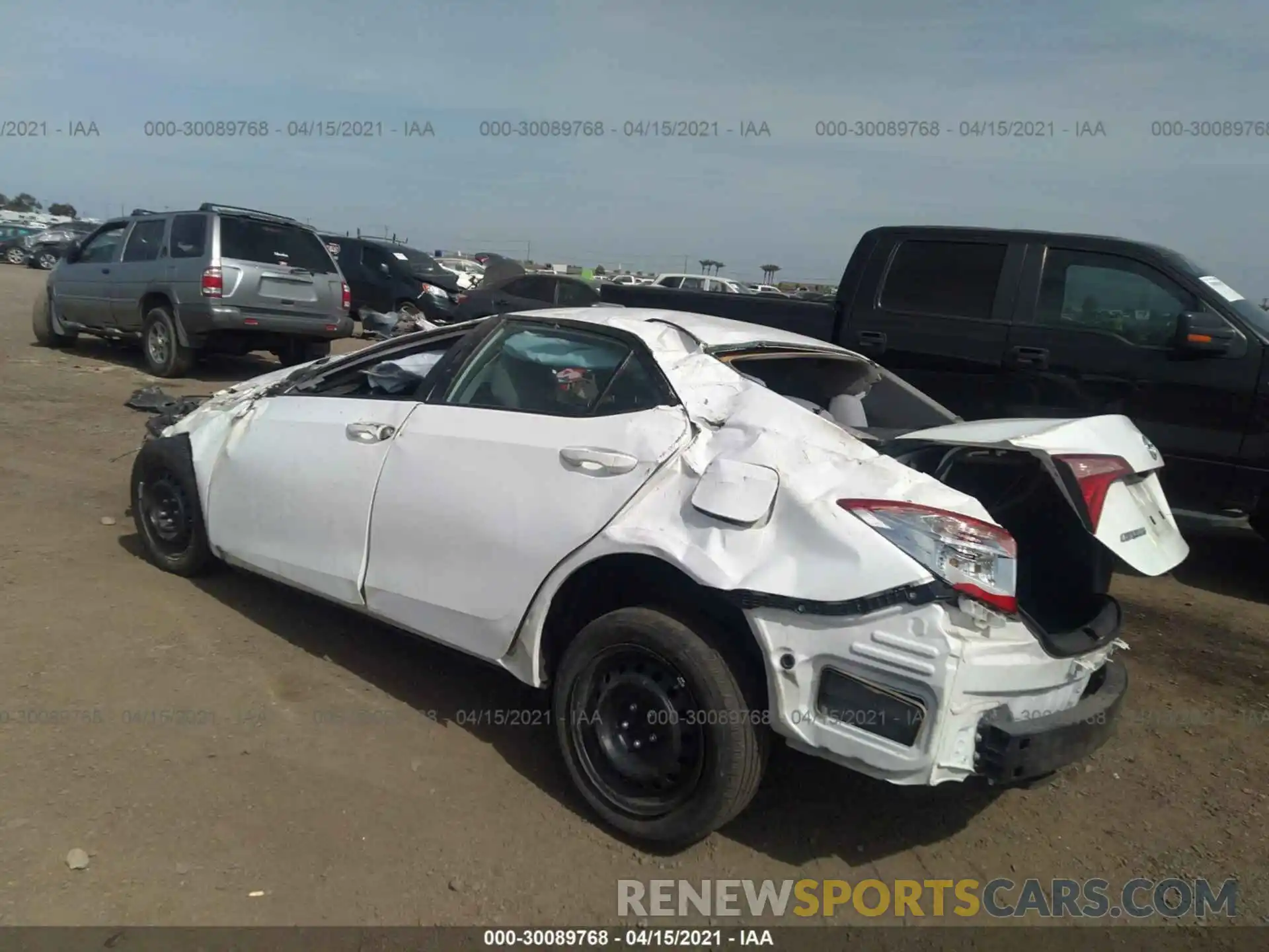 3 Photograph of a damaged car 2T1BURHE3KC156124 TOYOTA COROLLA 2019