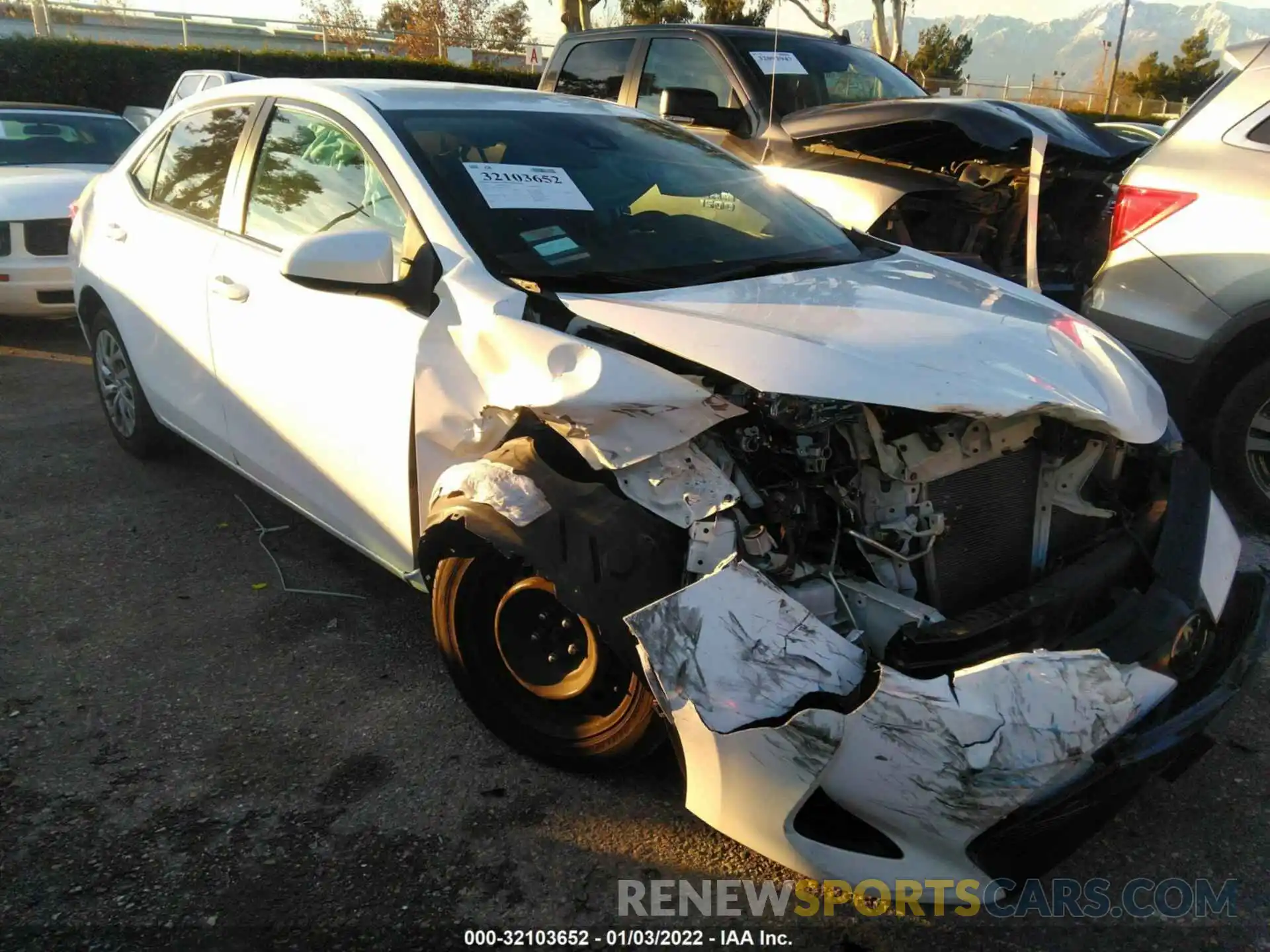 1 Photograph of a damaged car 2T1BURHE3KC156933 TOYOTA COROLLA 2019