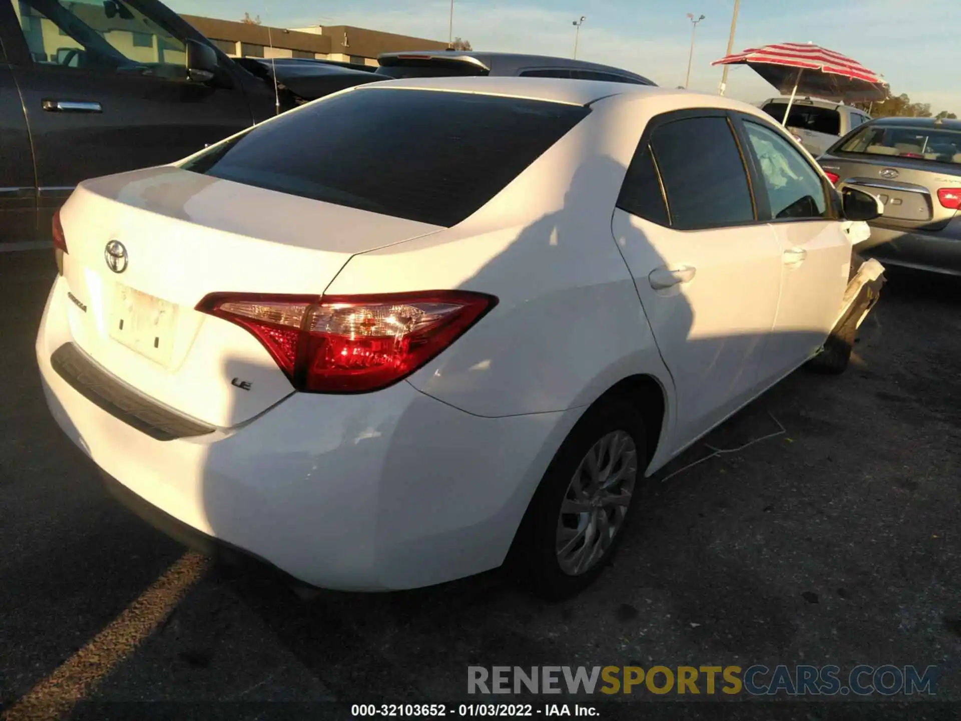 4 Photograph of a damaged car 2T1BURHE3KC156933 TOYOTA COROLLA 2019