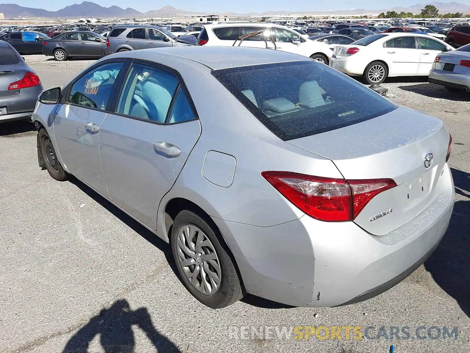 3 Photograph of a damaged car 2T1BURHE3KC157158 TOYOTA COROLLA 2019