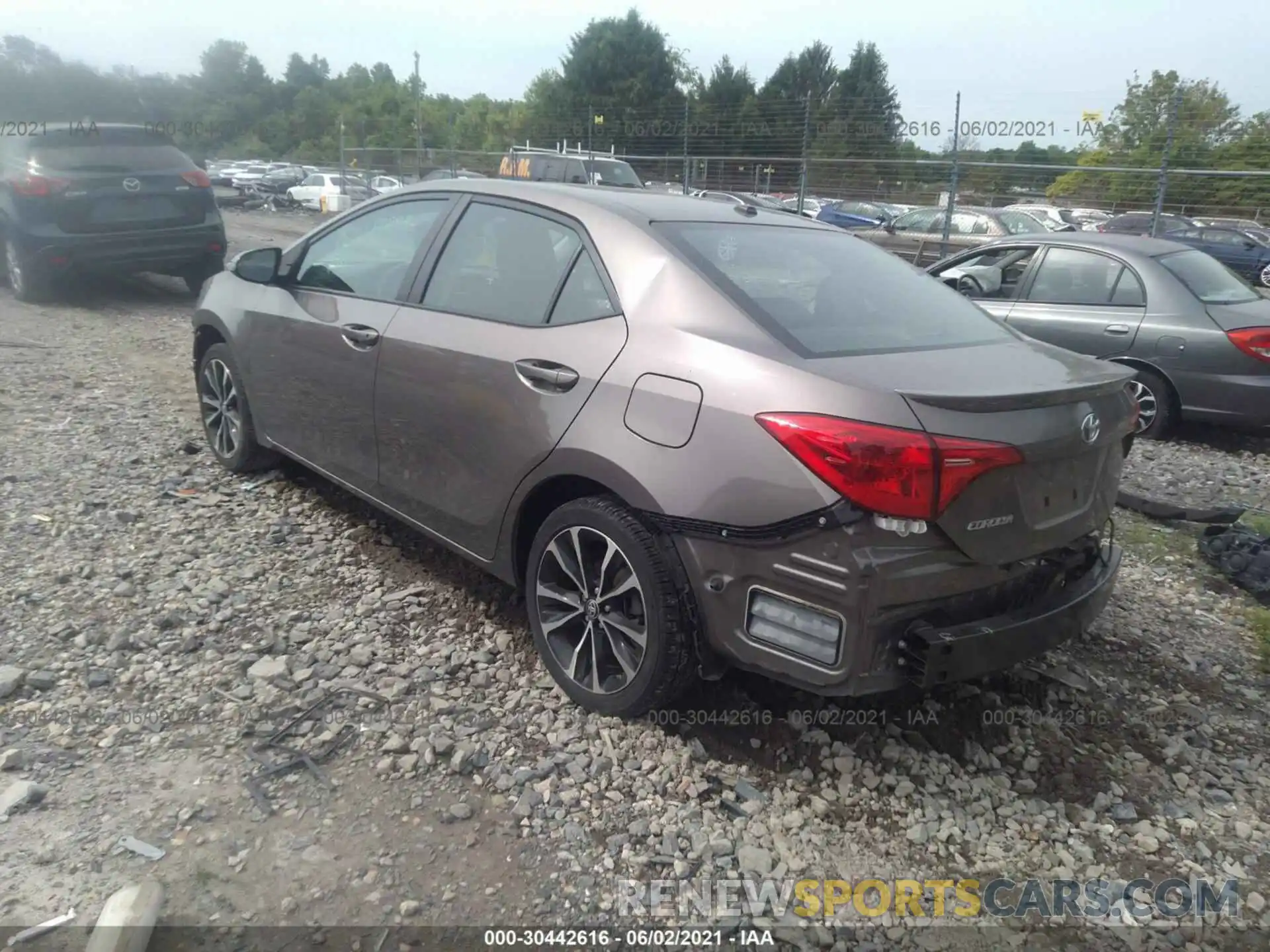 3 Photograph of a damaged car 2T1BURHE3KC157192 TOYOTA COROLLA 2019