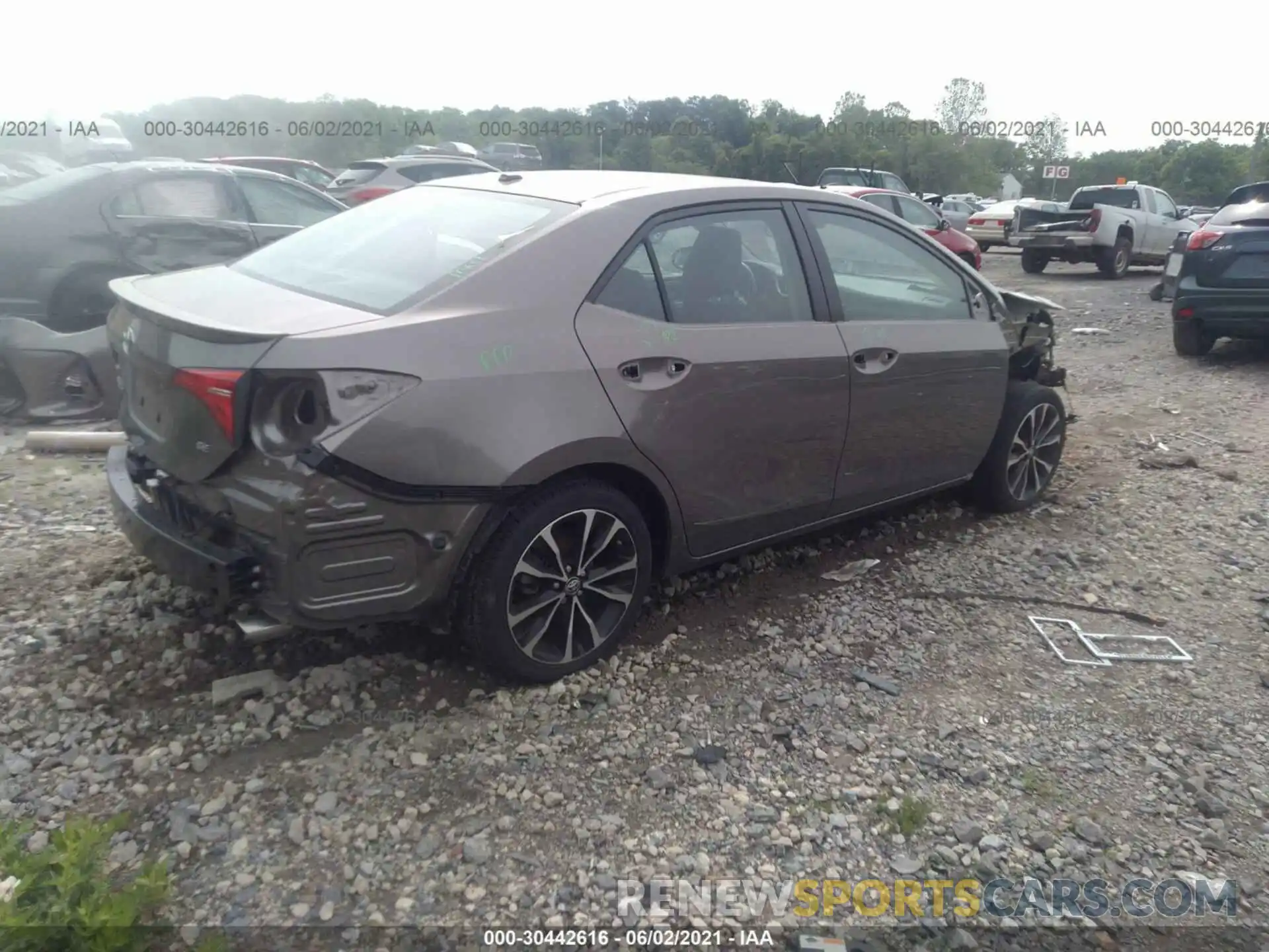 4 Photograph of a damaged car 2T1BURHE3KC157192 TOYOTA COROLLA 2019