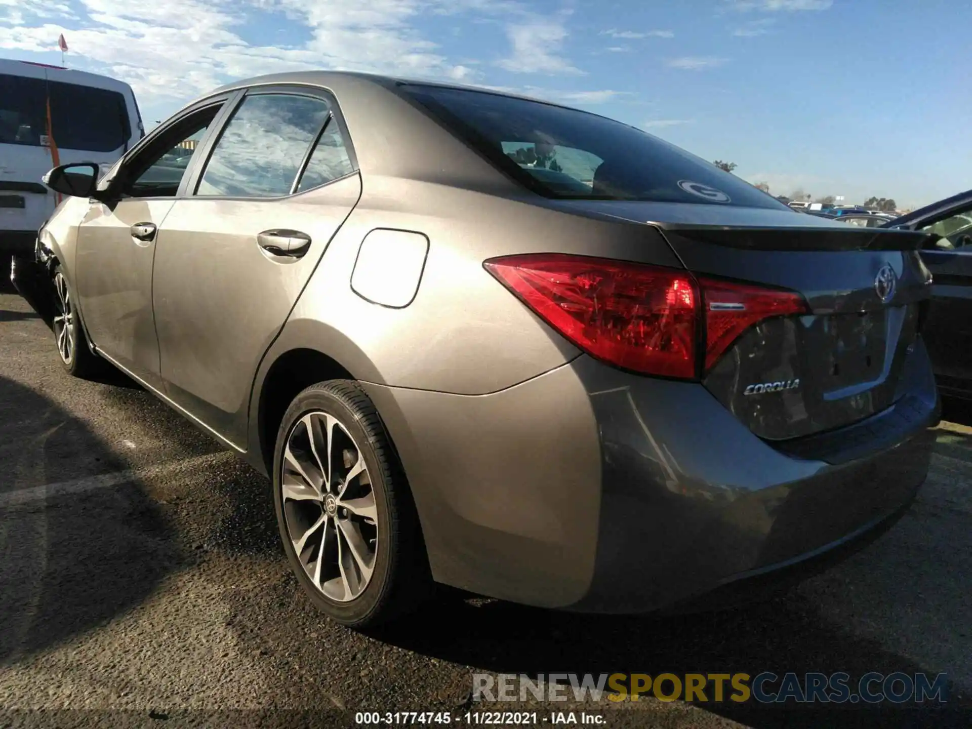 3 Photograph of a damaged car 2T1BURHE3KC157547 TOYOTA COROLLA 2019